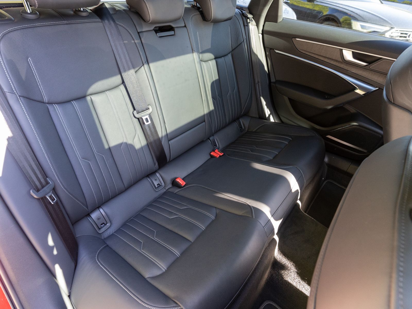 Fahrzeugabbildung Audi A6 Avant S line 55TFSI e quattr NAVI MATRIX PANO