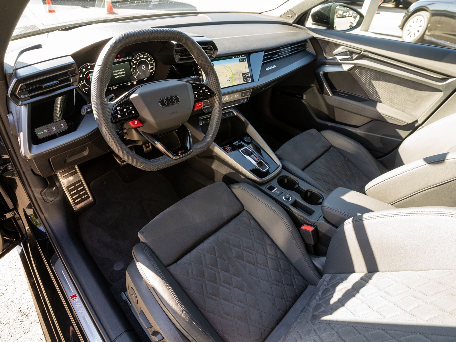 Fahrzeugabbildung Audi RS 3 Sportback TFSI quattr NAVI MATRIX 280km/h