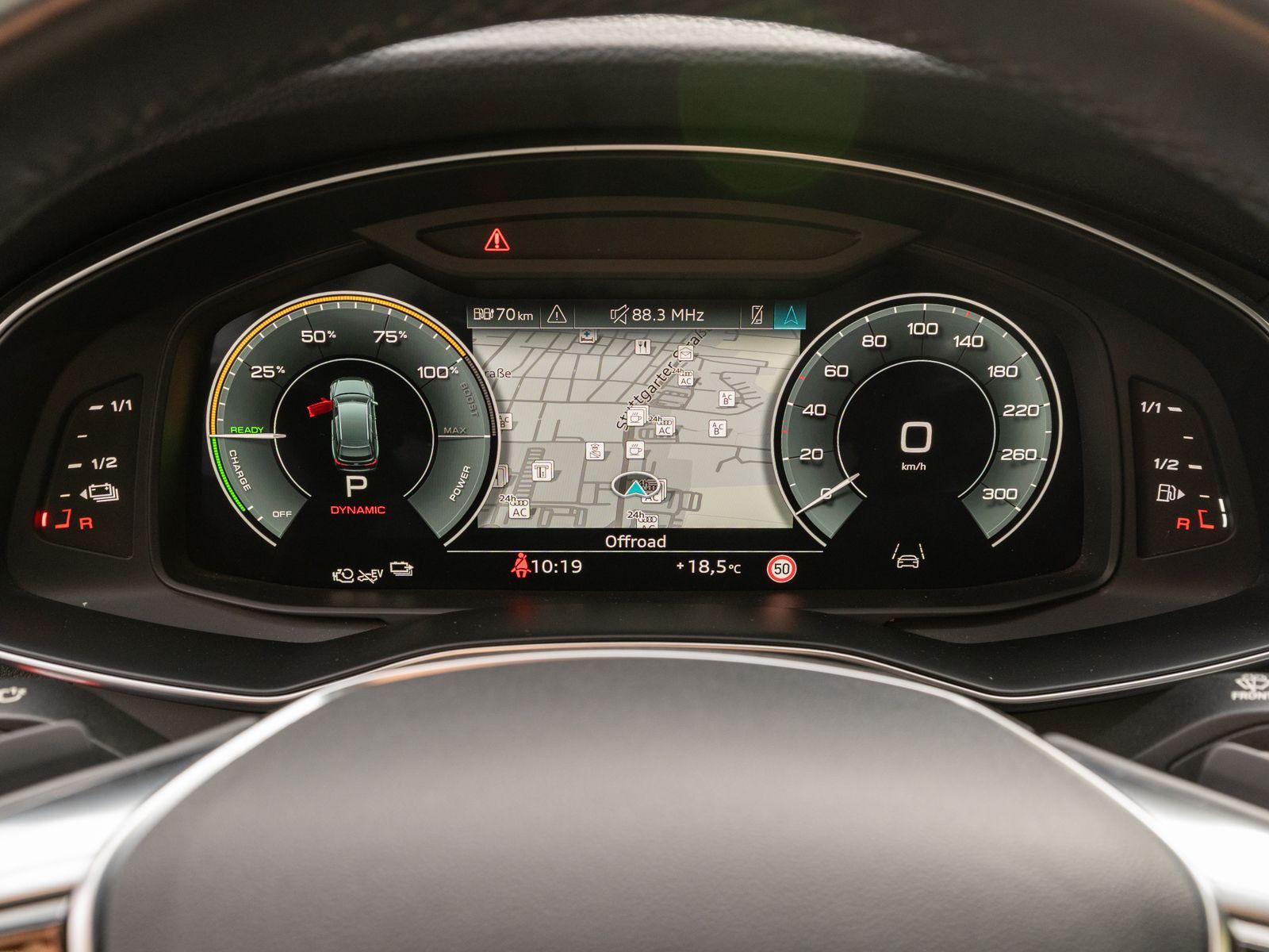Fahrzeugabbildung Audi A6 Avant sport 50TFSI e quattro NAVI LED AHK RFK