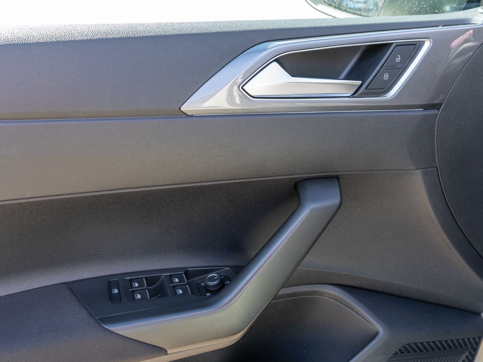Fahrzeugabbildung Volkswagen Taigo 1.0 TSI DSG Style NAVI MATRIX KLIMA CARPLA
