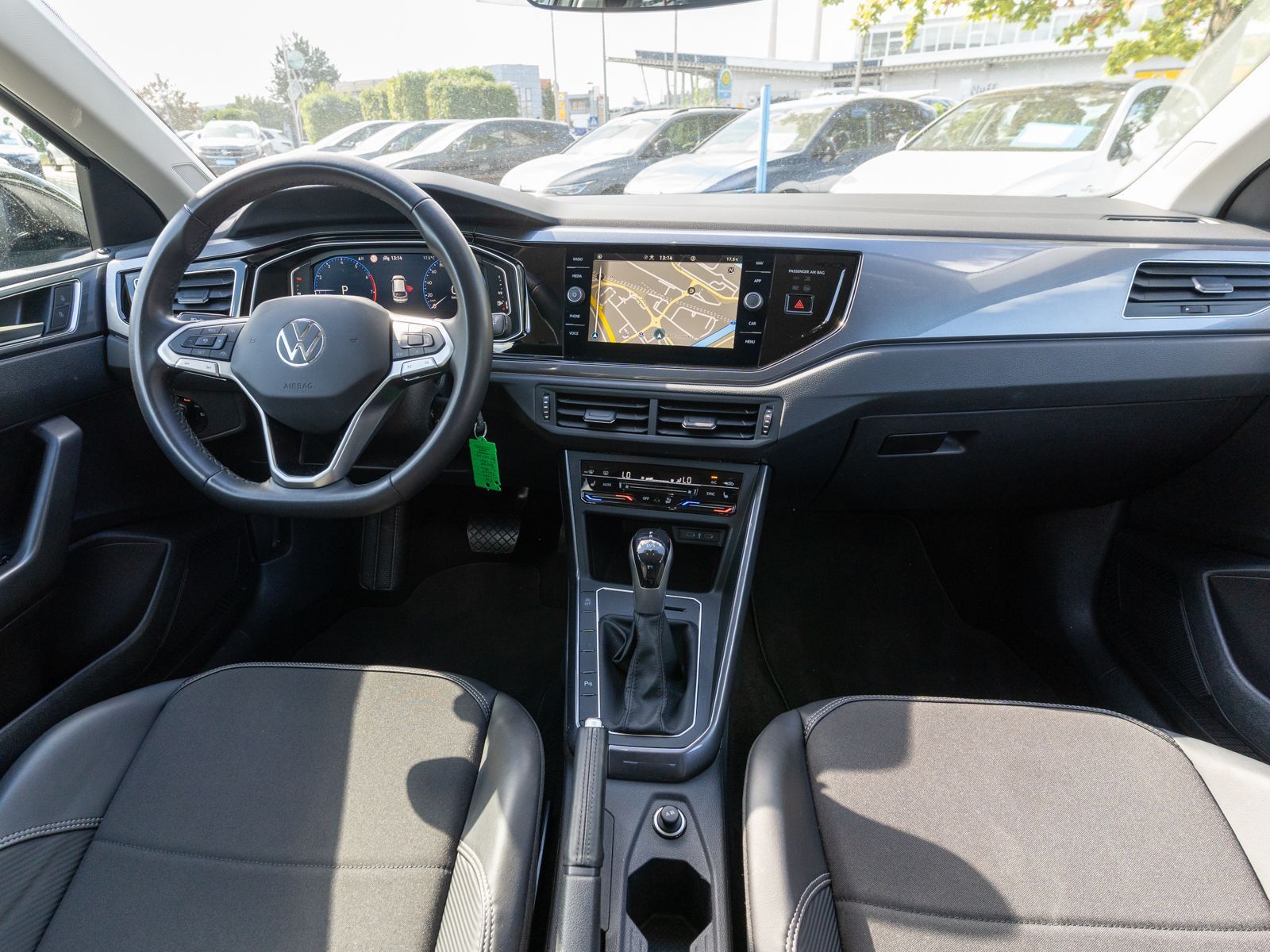 Fahrzeugabbildung Volkswagen Taigo 1.0 TSI DSG Style NAVI MATRIX KLIMA CARPLA