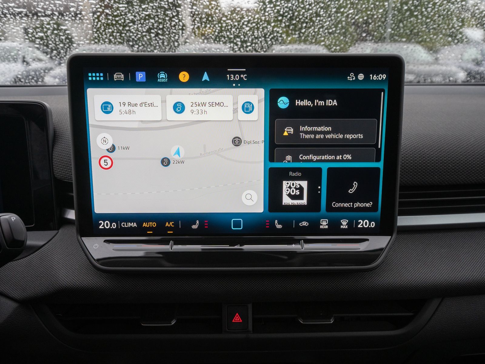 Fahrzeugabbildung Volkswagen T-Roc Life 1.5 TSI DSG LED Navi RFK ACC PDC SHZ