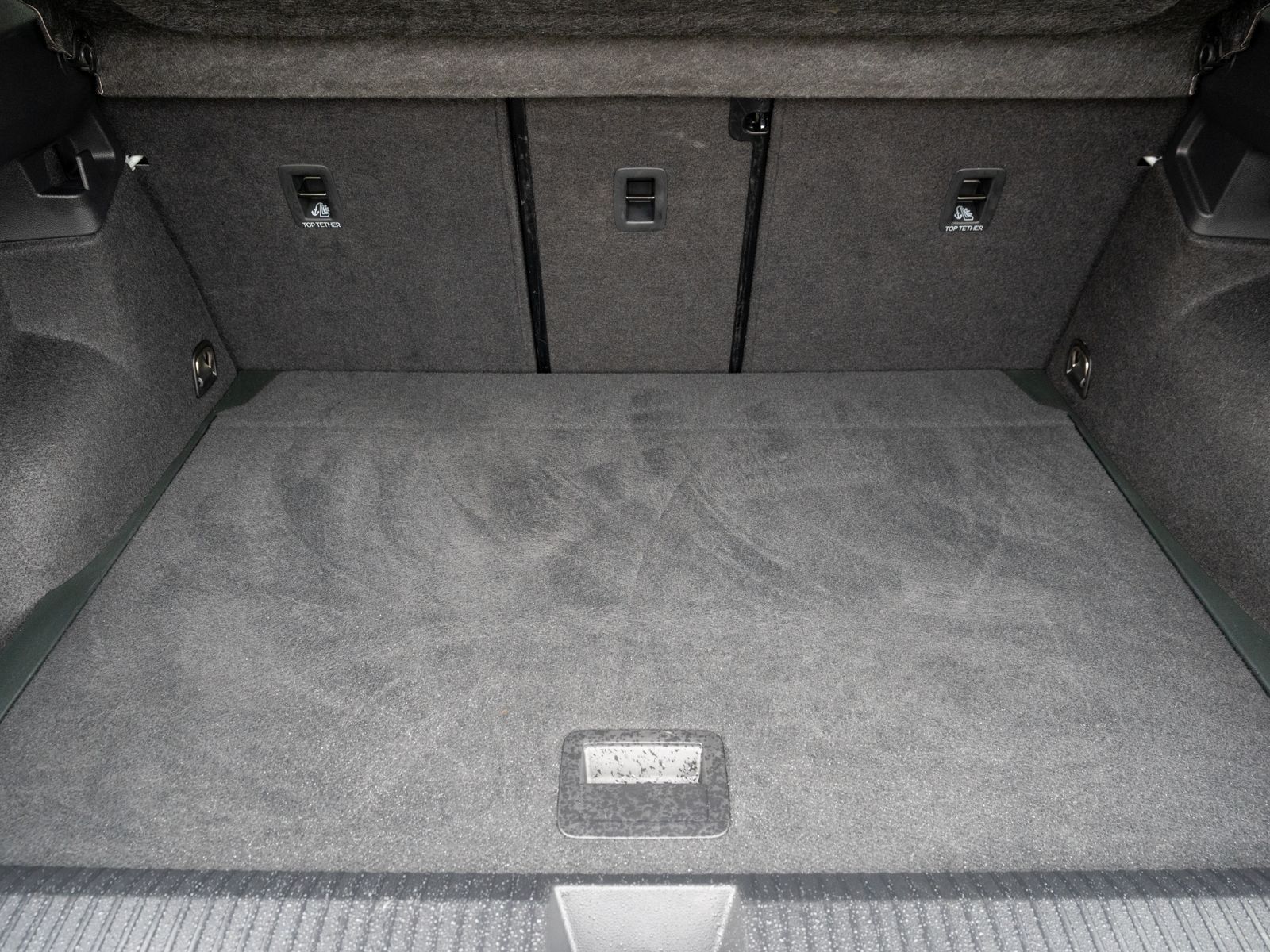Fahrzeugabbildung Volkswagen T-Roc Life 1.5 TSI DSG LED Navi RFK ACC PDC SHZ