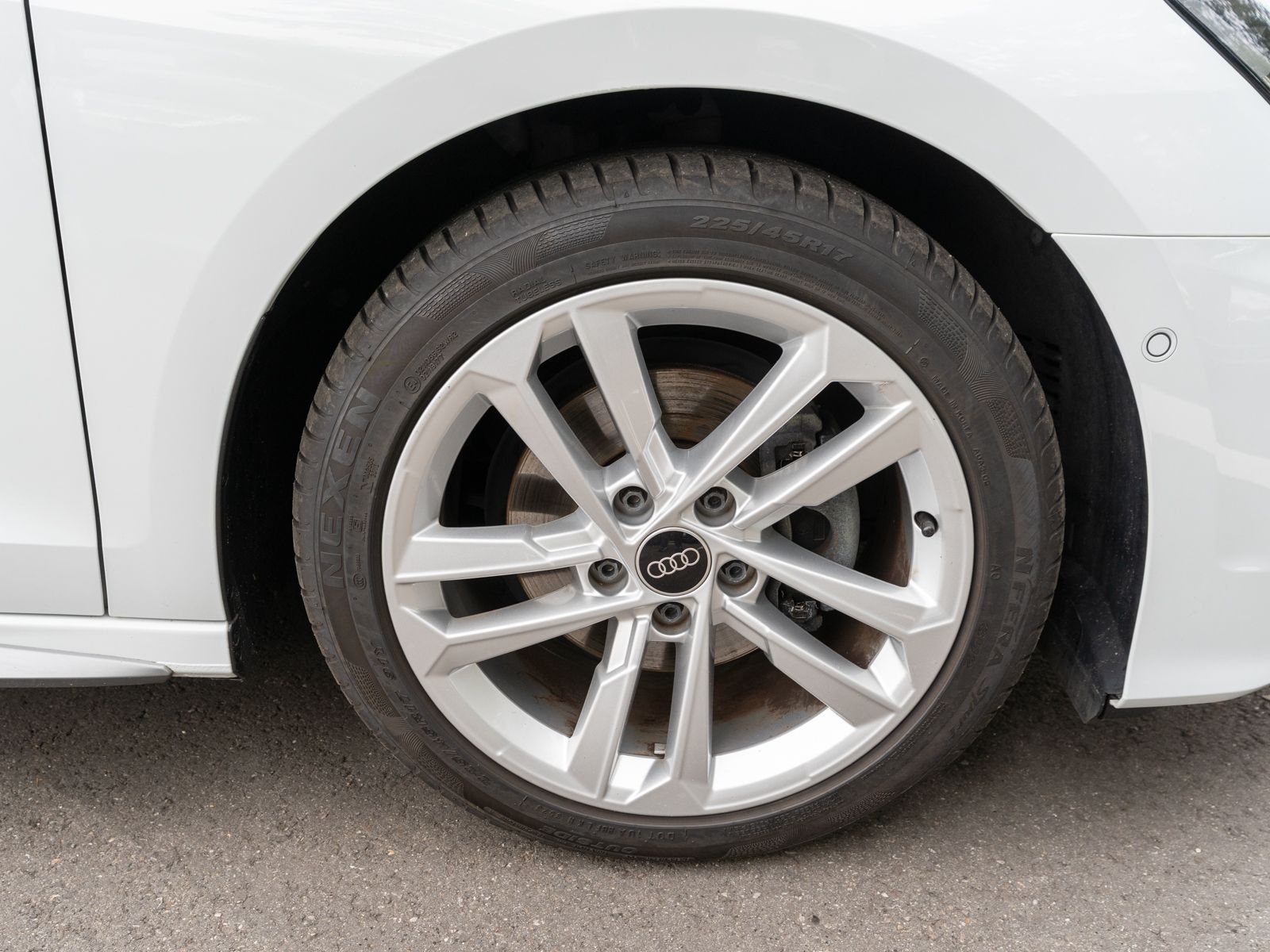 Fahrzeugabbildung Audi A3 Sportback S line 35TDI NAVI LED RFK PDC AHK