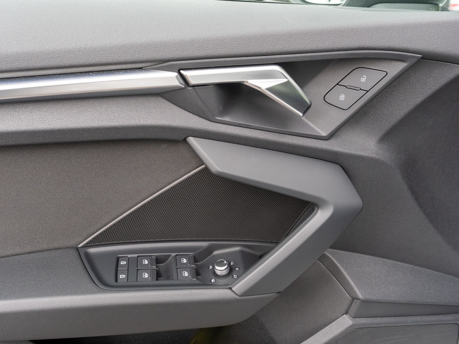 Fahrzeugabbildung Audi A3 Sportback S line 35TDI NAVI LED RFK PDC AHK