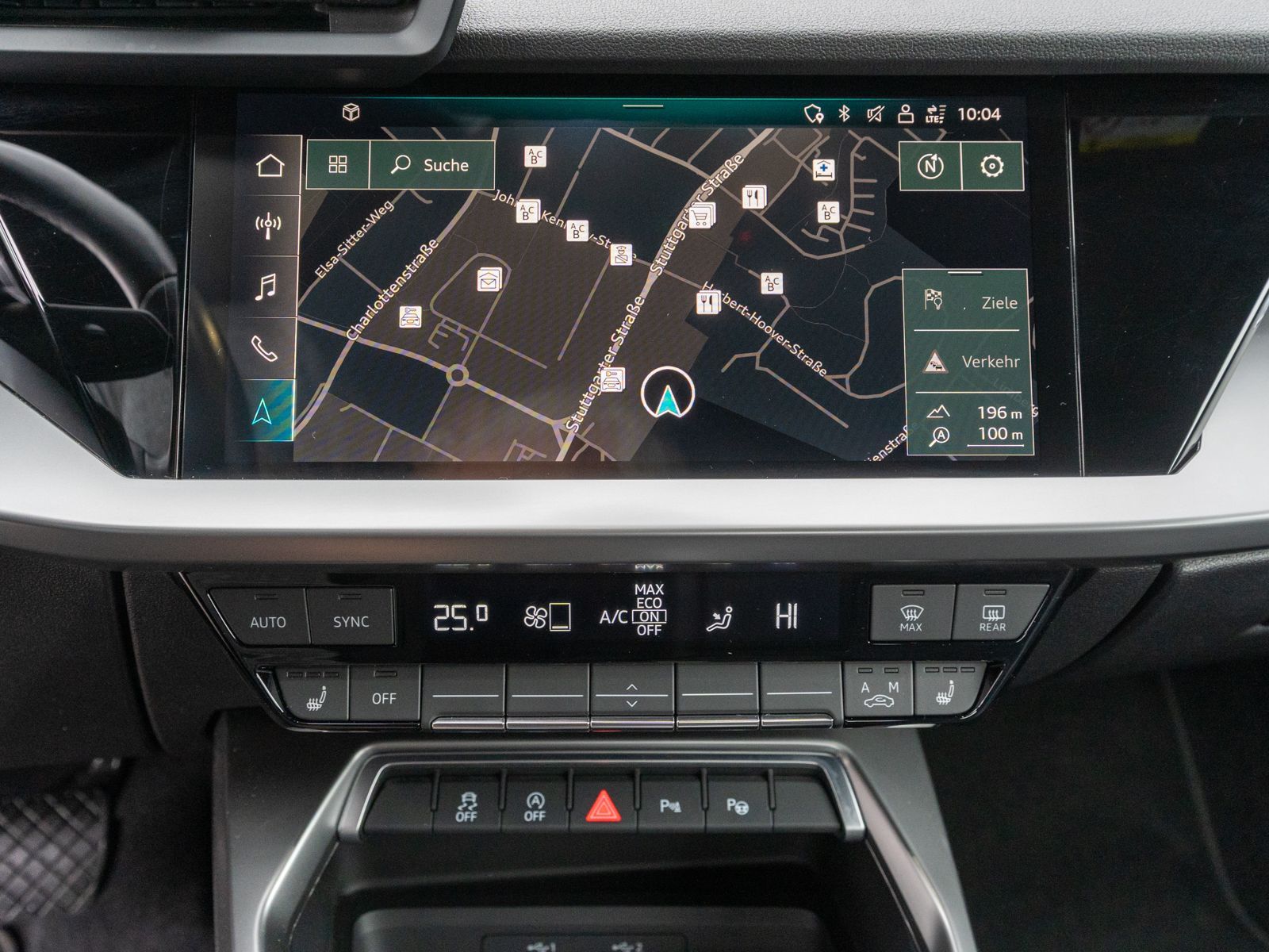 Fahrzeugabbildung Audi A3 Sportback S line 35TDI NAVI LED RFK PDC AHK