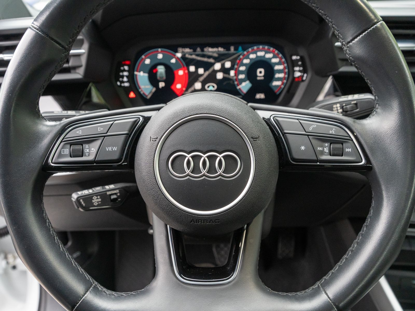 Fahrzeugabbildung Audi A3 Sportback S line 35TDI NAVI LED RFK PDC AHK