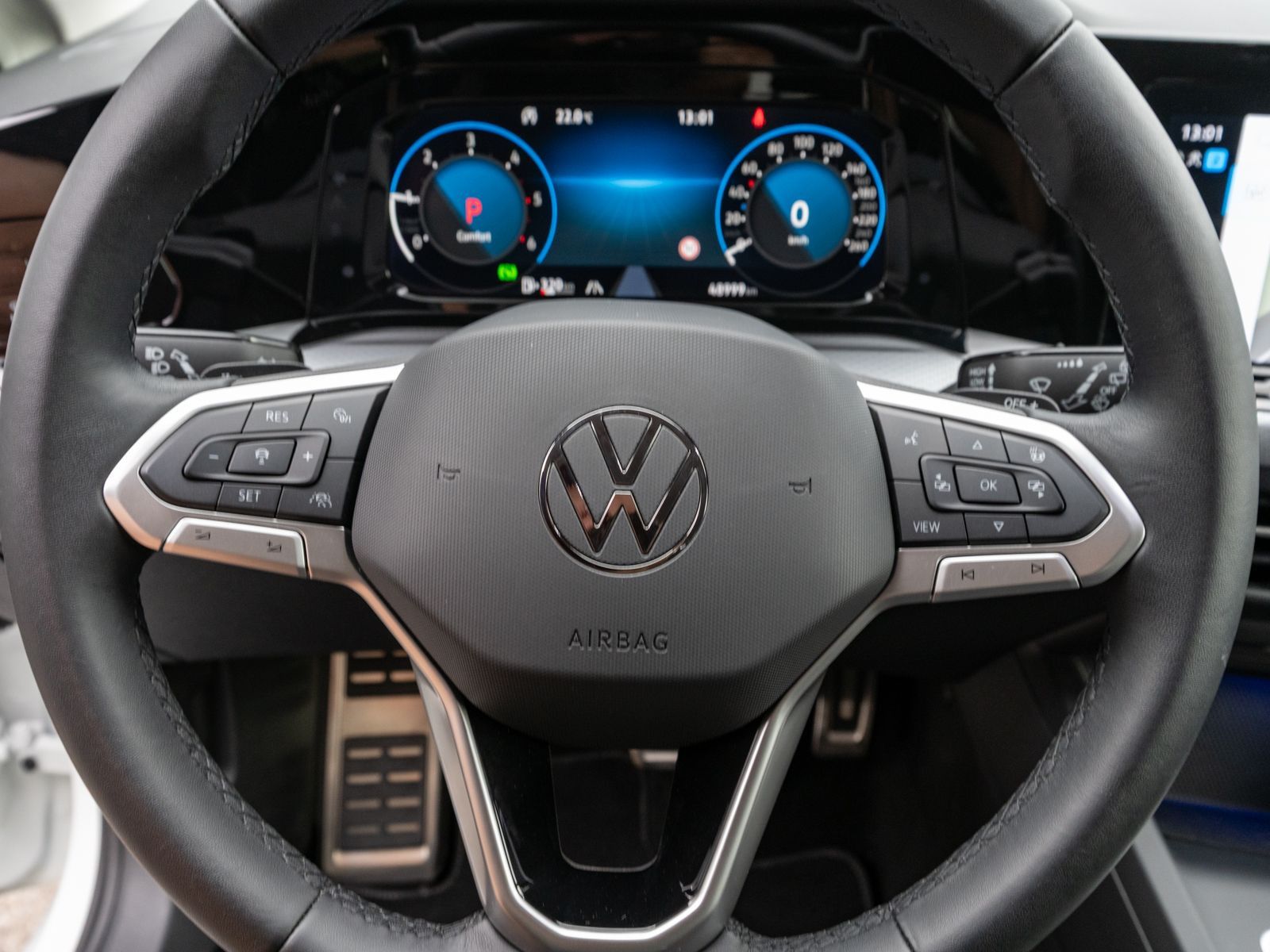 Fahrzeugabbildung Volkswagen Golf Variant Active 2.0 TDI DSG LED Navi AHK RFK