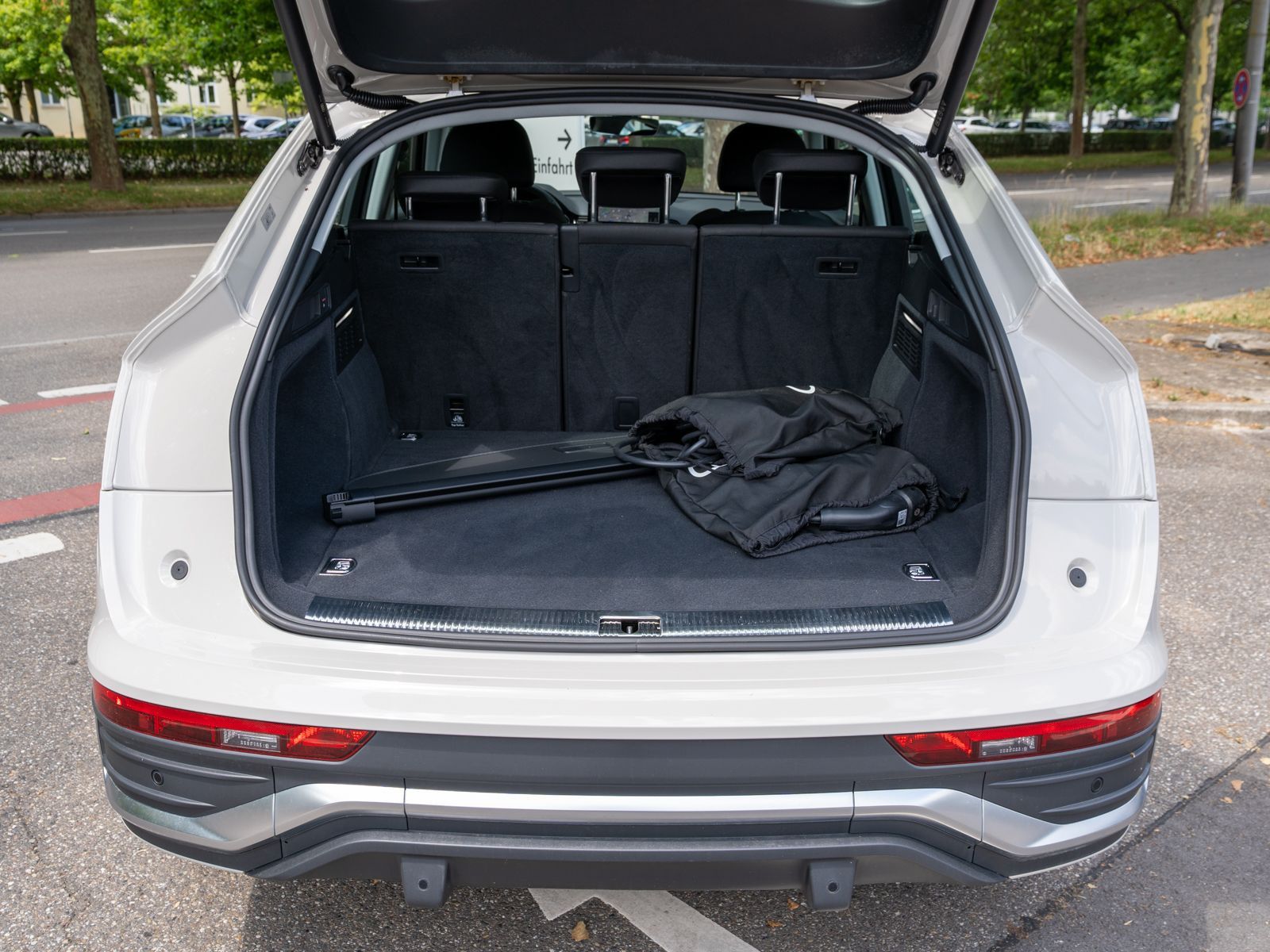Fahrzeugabbildung Audi Q5 Sportback S line 55 TFSI e Stron LED 360° AHK