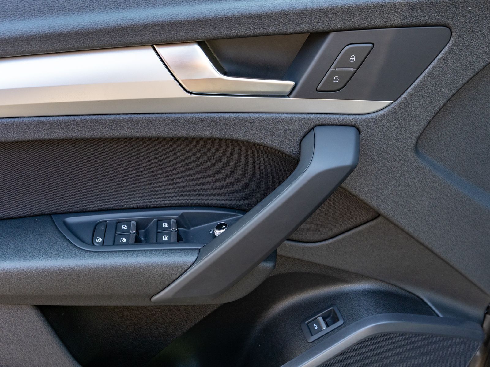 Fahrzeugabbildung Audi Q5 Sportback advanced 40TDI quattro LED NAVI RFK