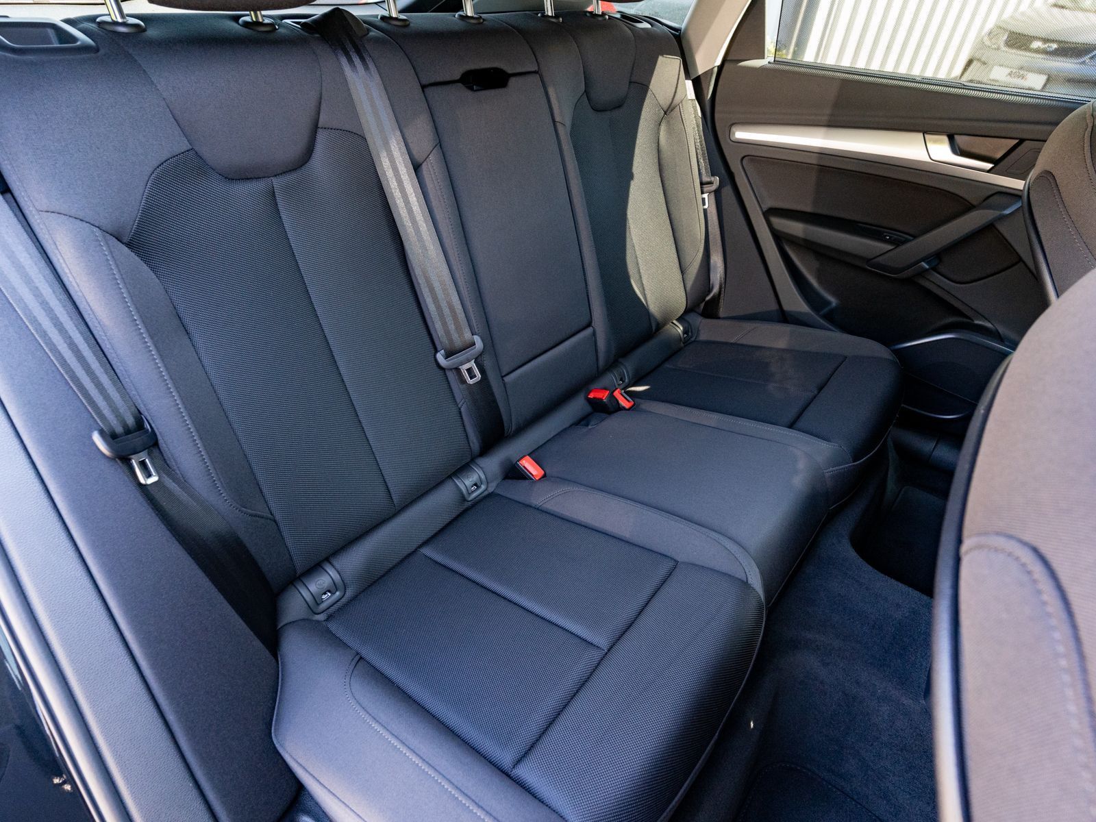 Fahrzeugabbildung Audi Q5 Sportback advanced 40TDI quattro LED NAVI RFK