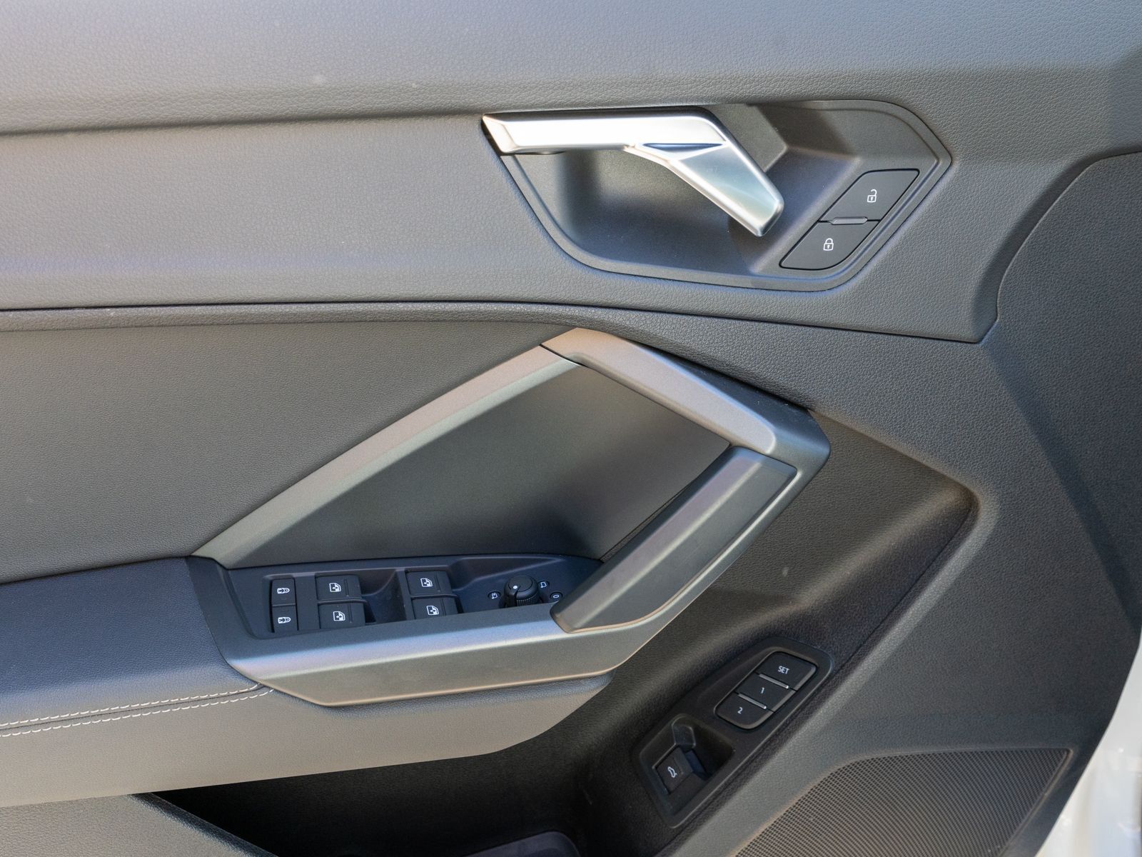 Fahrzeugabbildung Audi Q3 S line 35TDI quattro Stronic NAVI LED RFK VC