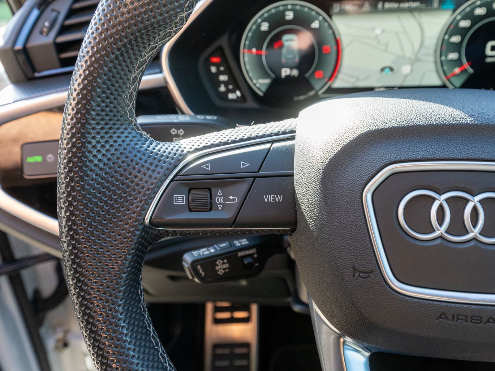 Fahrzeugabbildung Audi Q3 S line 35TDI quattro Stronic NAVI LED RFK VC