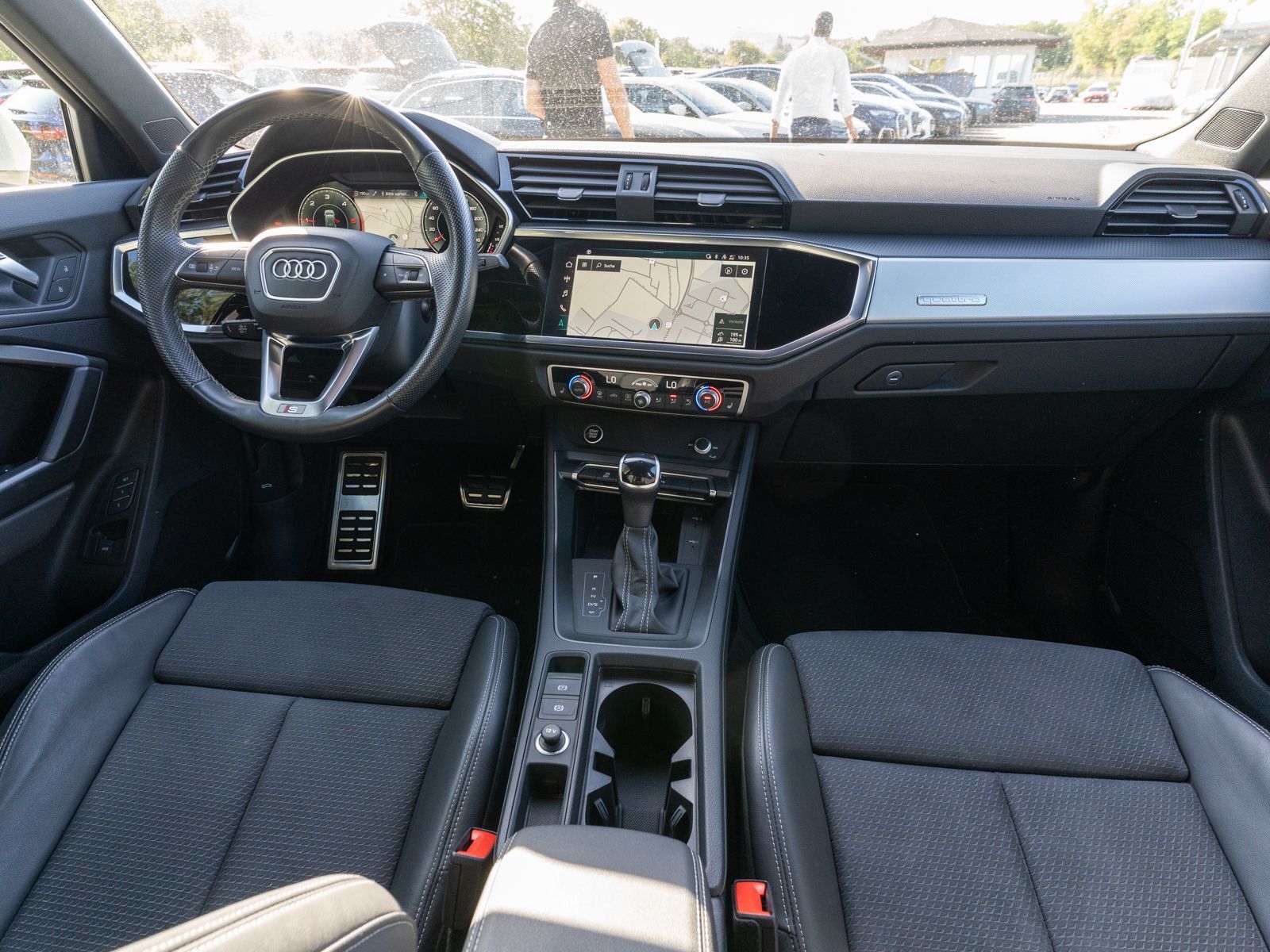 Fahrzeugabbildung Audi Q3 S line 35TDI quattro Stronic NAVI LED RFK VC