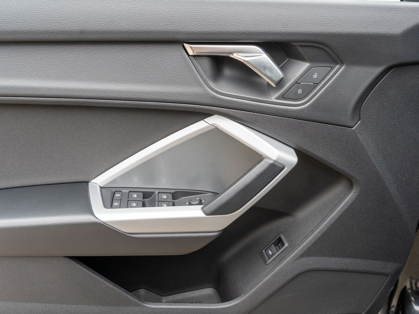 Fahrzeugabbildung Audi Q3 35 TDI S tronic NAVI LED SHZ PDC VC