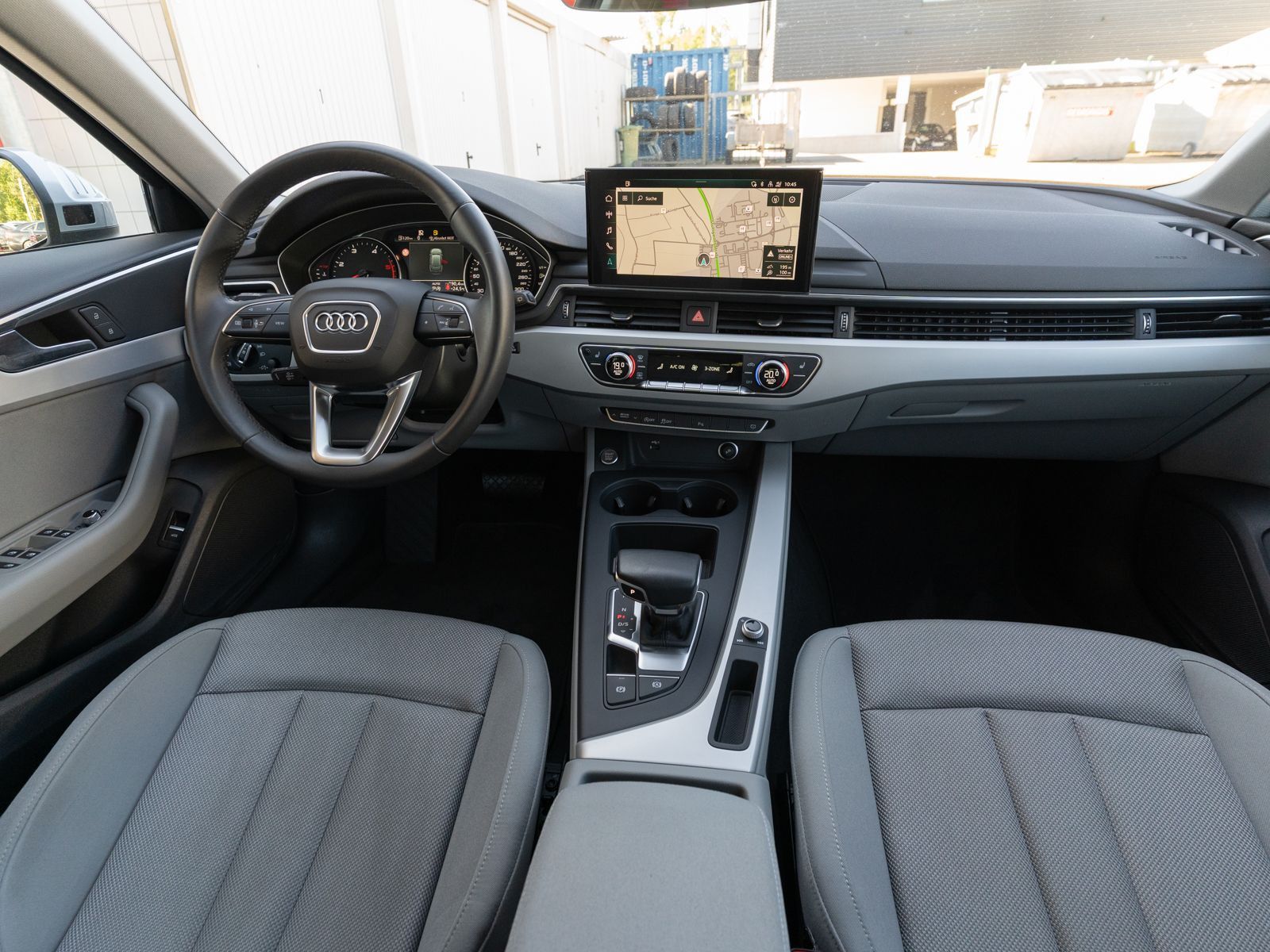 Fahrzeugabbildung Audi A4 Avant 40TDI NAVI MATRIX RFK AHK SHZ PDC ACC