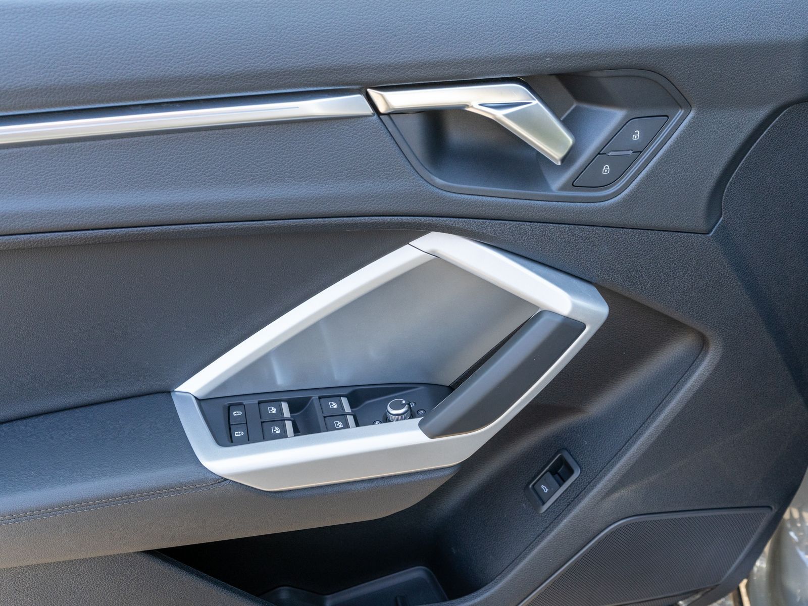 Fahrzeugabbildung Audi Q3 Sportback S line 45TFSI quattro PANO SONOS