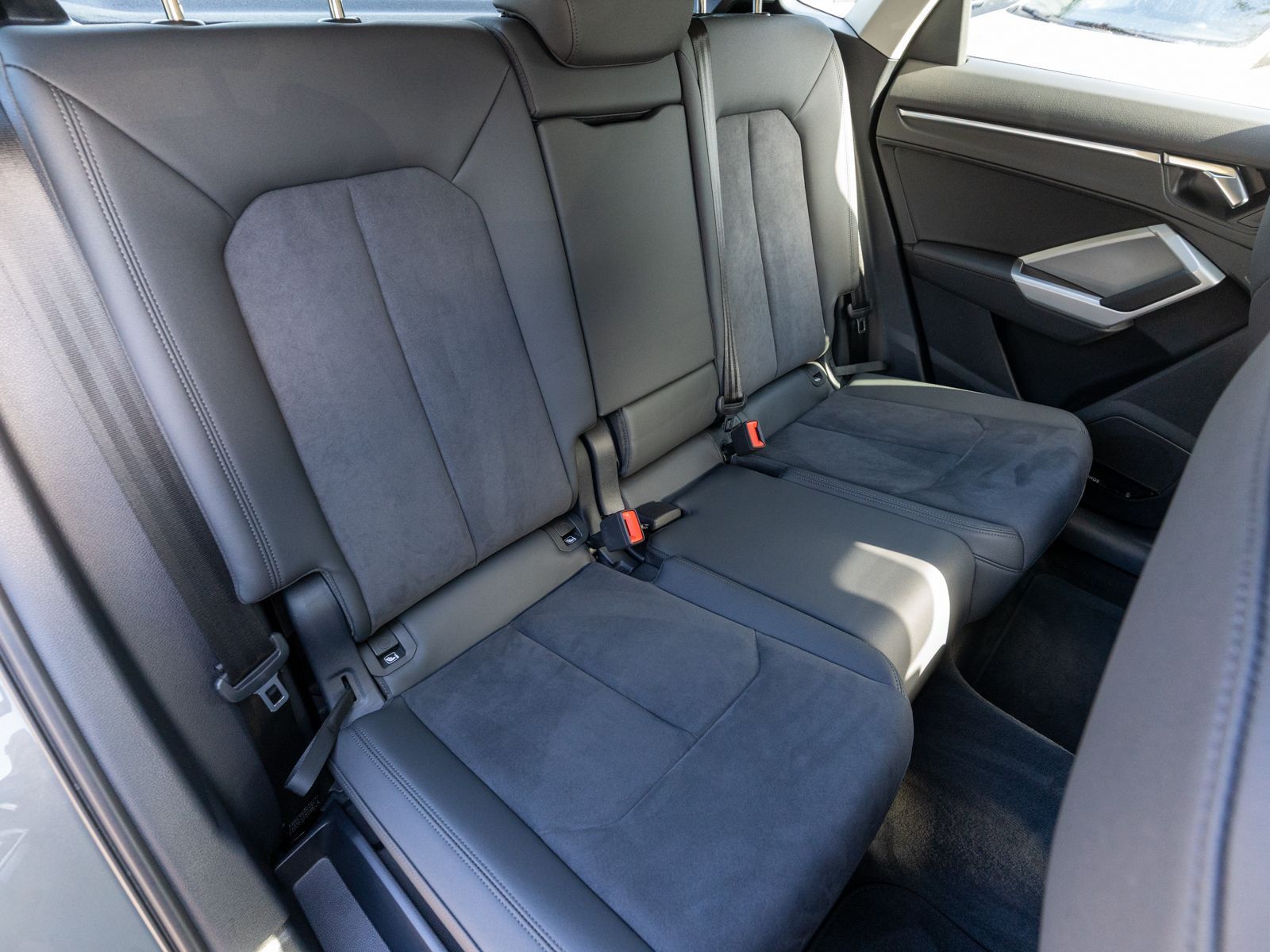 Fahrzeugabbildung Audi Q3 Sportback S line 45TFSI quattro PANO SONOS