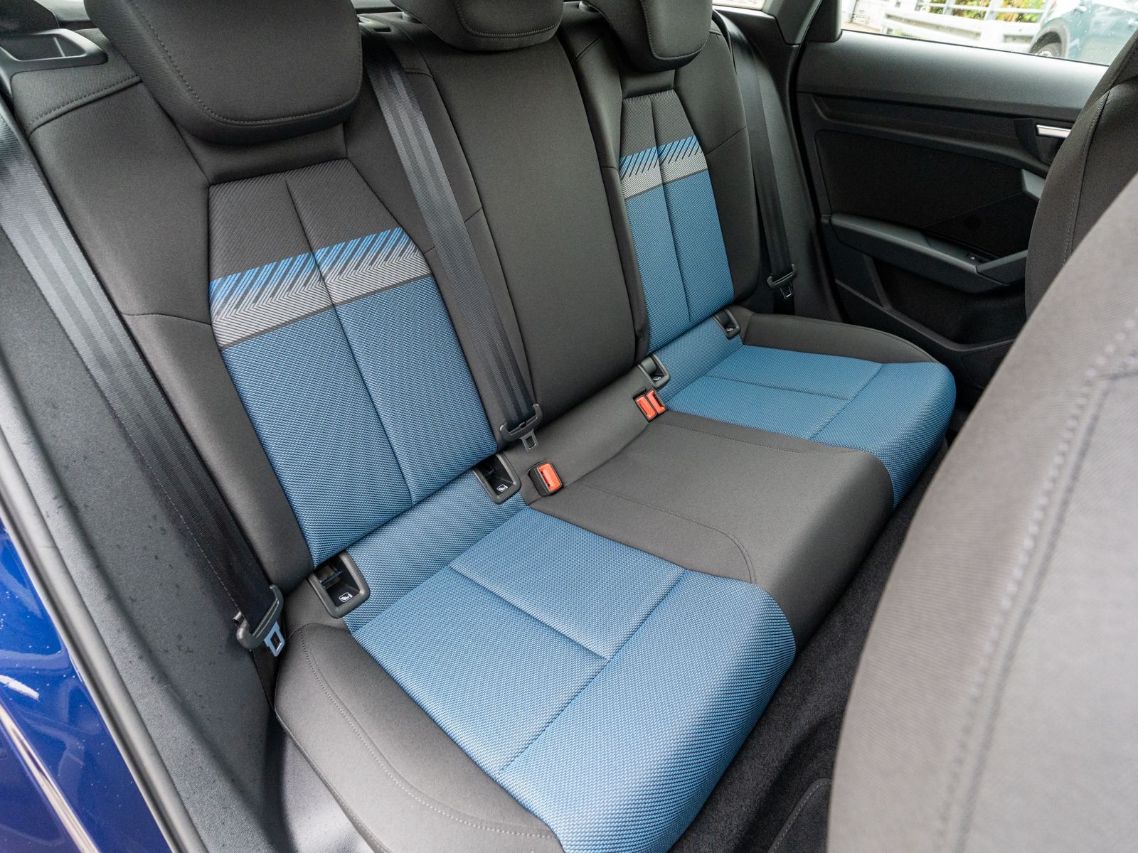 Fahrzeugabbildung Audi A3 Sportback advanced 40 TFSI e LED NAVI SHZ VC