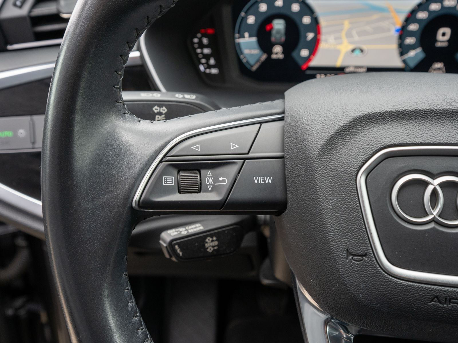 Fahrzeugabbildung Audi Q3 S line 35 TFSI NAVI LED STDHZ PDC SHZ VC