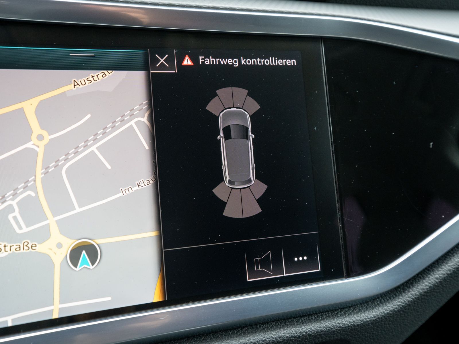 Fahrzeugabbildung Audi Q3 S line 35 TFSI NAVI LED STDHZ PDC SHZ VC