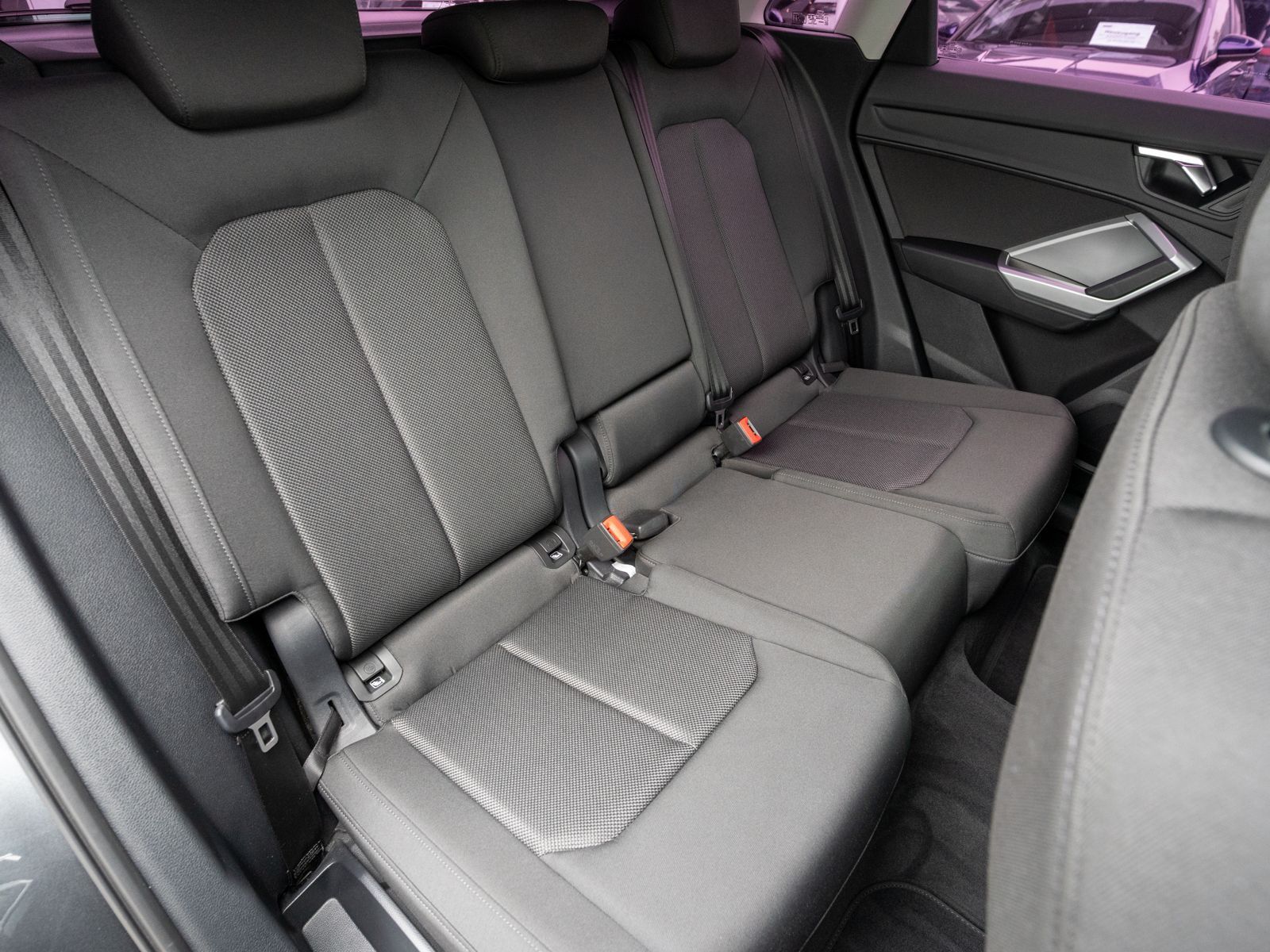 Fahrzeugabbildung Audi Q3 S line 35 TFSI NAVI LED STDHZ PDC SHZ VC