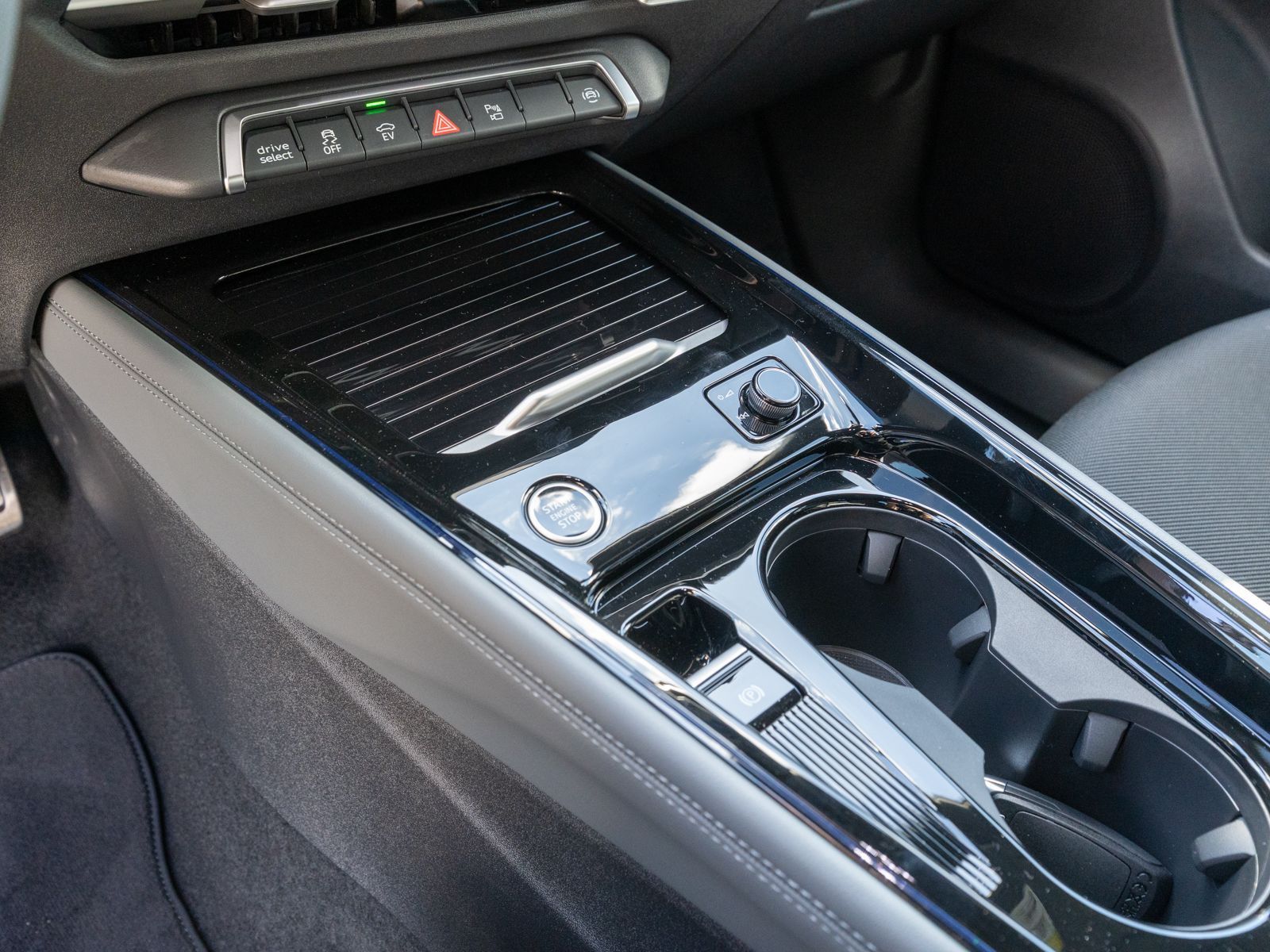 Fahrzeugabbildung Audi Q3 Sportback e-hybrid Stron S Line SONOS PANO VC