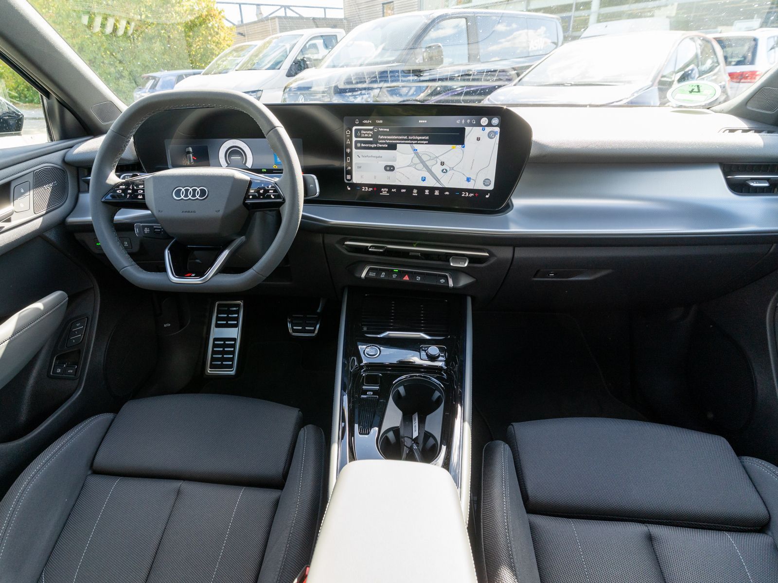 Fahrzeugabbildung Audi Q3 Sportback e-hybrid Stron S Line SONOS PANO VC