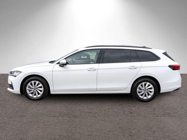 Fahrzeugabbildung SKODA Superb Combi Essence 2.0TDI LED Navi AHK RFK SHZ