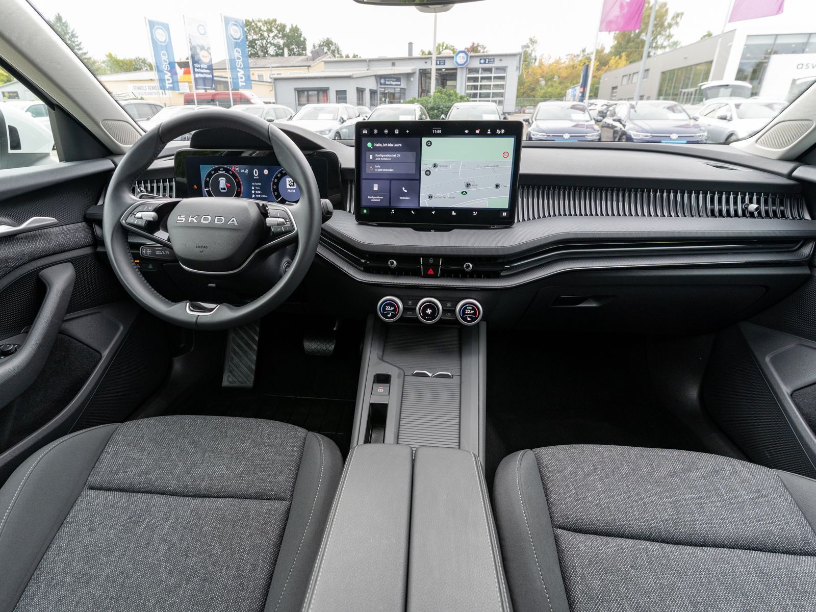 Fahrzeugabbildung SKODA Superb Combi Essence 2.0TDI LED Navi AHK RFK SHZ