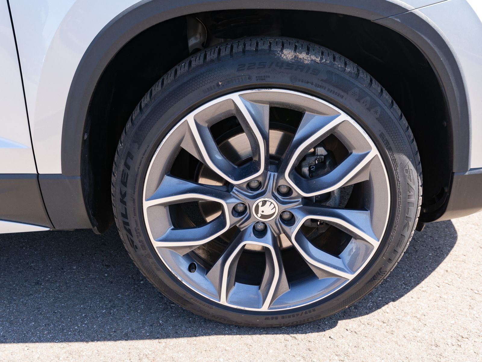 Fahrzeugabbildung SKODA Karoq Scout 2.0 TDI 4x4 DSG LED Navi PDC ACC AHK