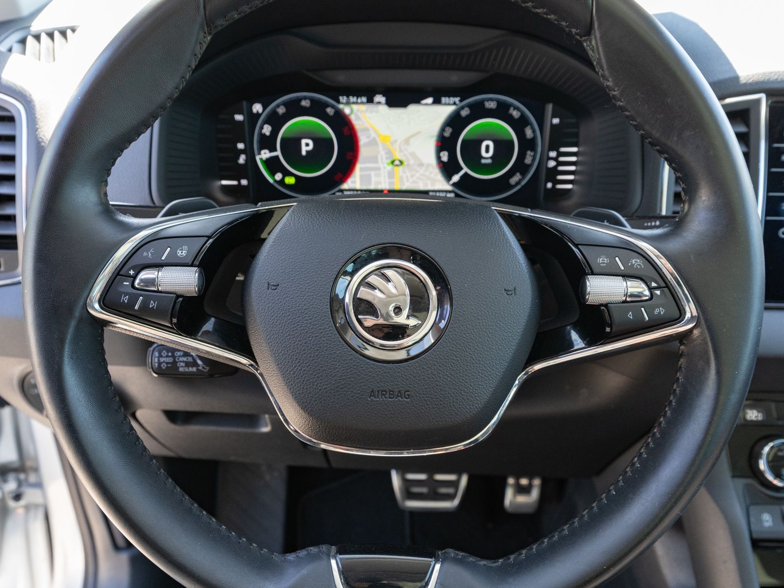 Fahrzeugabbildung SKODA Karoq Scout 2.0 TDI 4x4 DSG LED Navi PDC ACC AHK