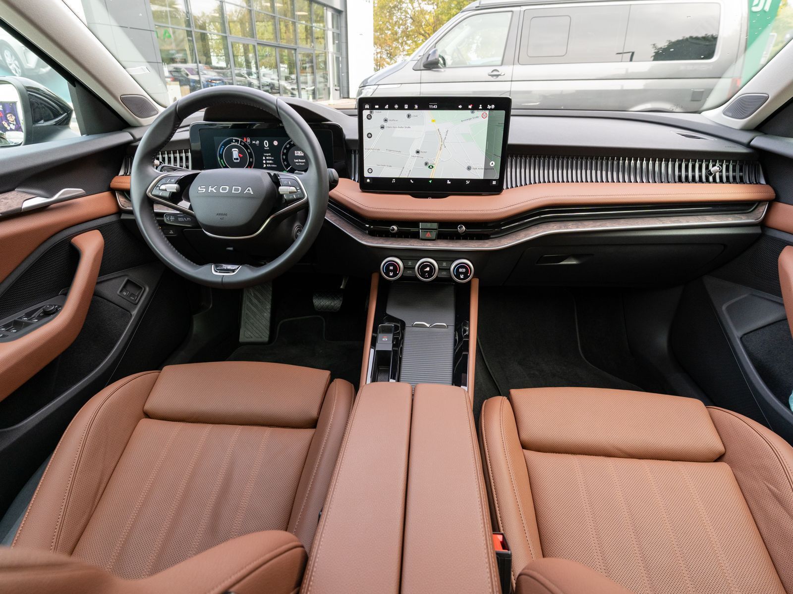Fahrzeugabbildung SKODA Superb iV Combi L&K 1.5TSI 360° PANO HUD LEDER