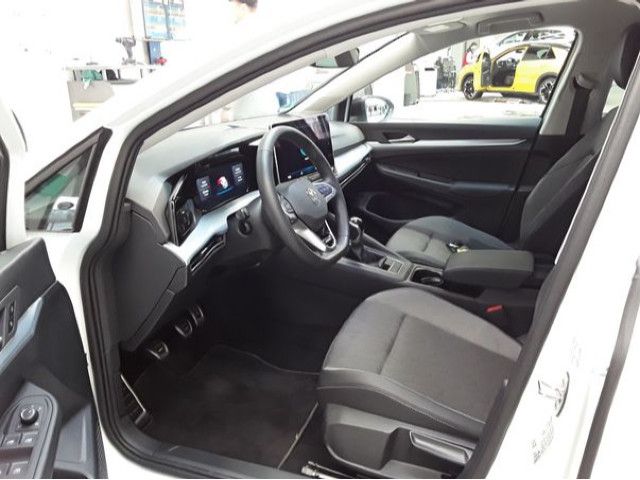 Fahrzeugabbildung Volkswagen Golf Variant Energy 1.5 TSI LED Navi AHK RFK SHZ