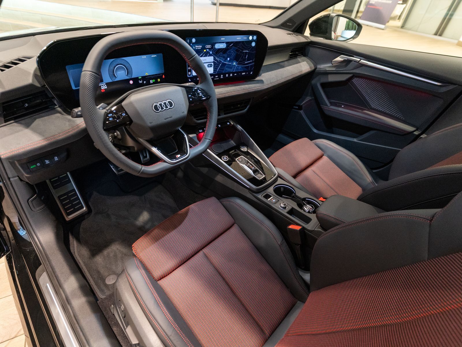 Fahrzeugabbildung Audi A3 Sportback S line TFSI Optik-Paket schwarz +