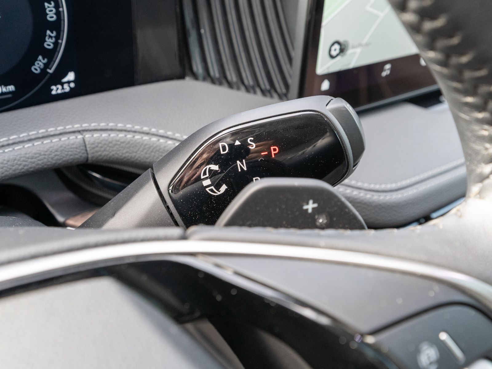 Fahrzeugabbildung SKODA Superb Combi L&K 2.0TDI DSG PANO LEDER HUD AHK