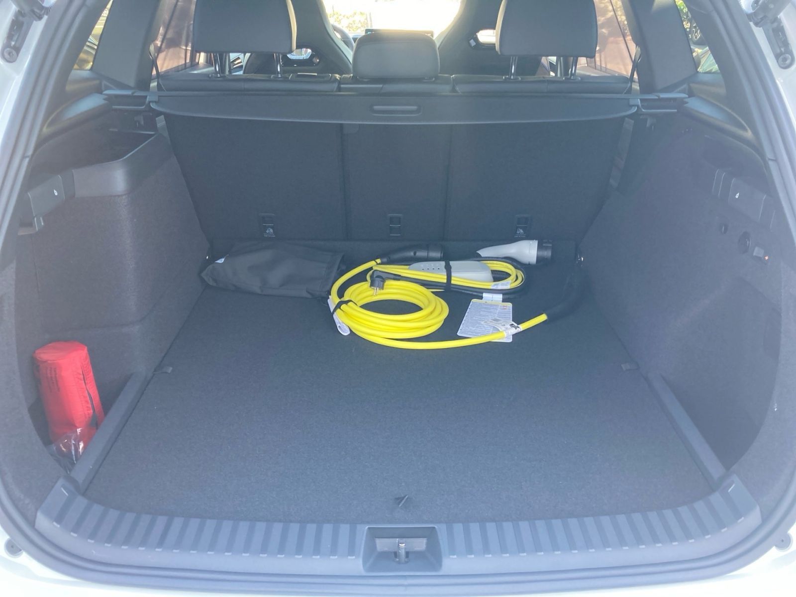 Fahrzeugabbildung Volkswagen Tayron R-Line 1,5Hybrid IQ.Drive Premium Nav AHK