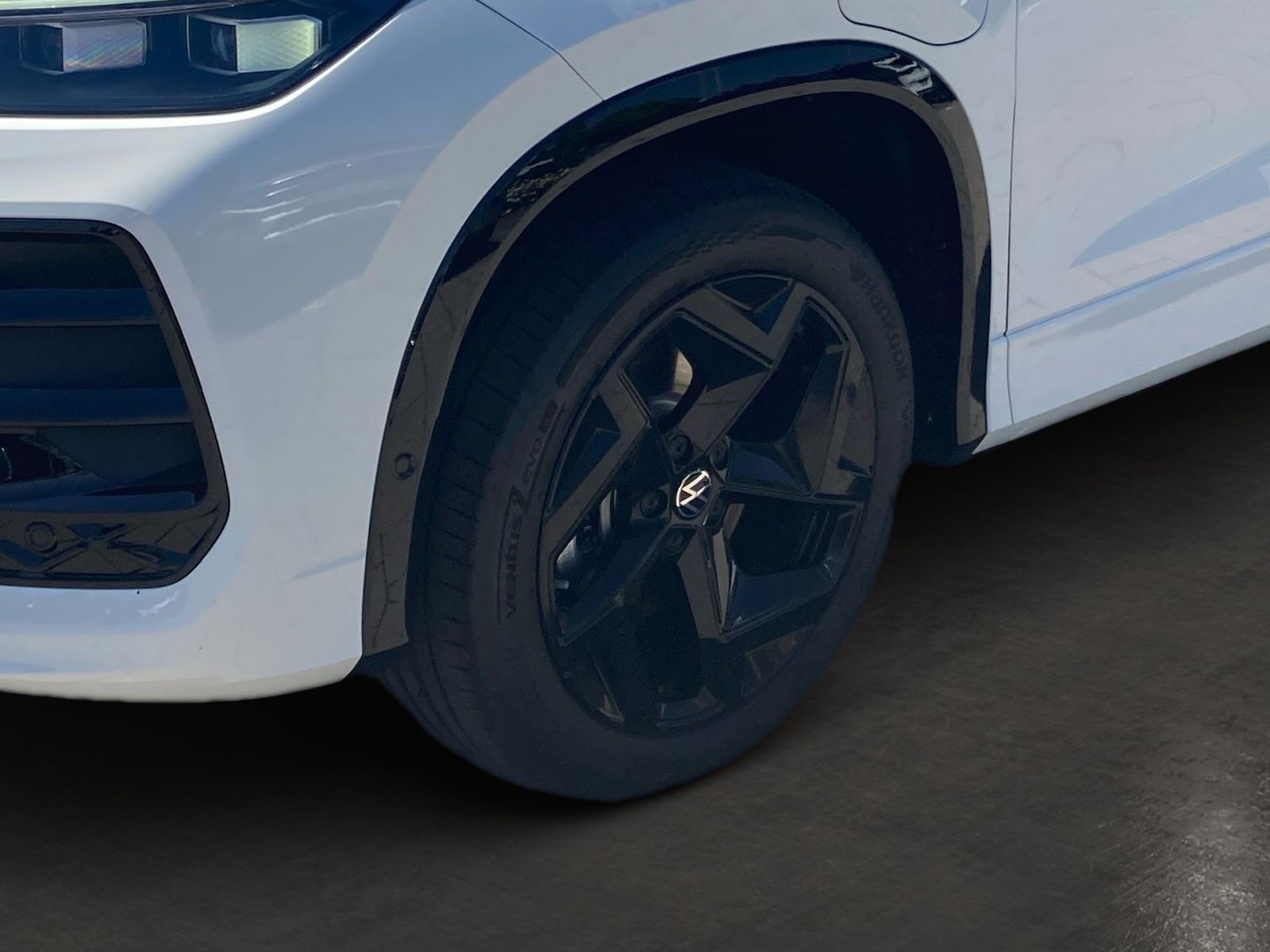 Fahrzeugabbildung Volkswagen Tayron R-Line 1,5Hybrid IQ.Drive Premium Nav AHK