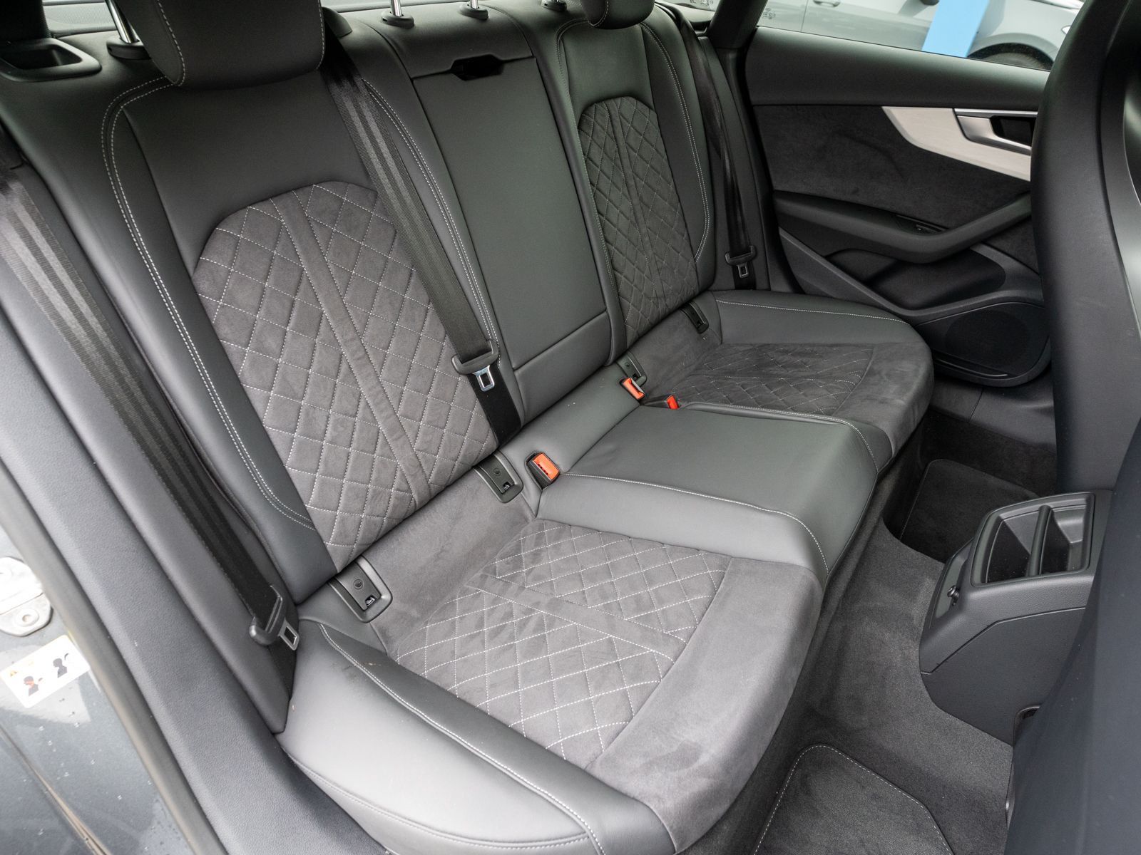 Fahrzeugabbildung Audi A5 Sportback S line 40TDI quattro NAVI LED HUD