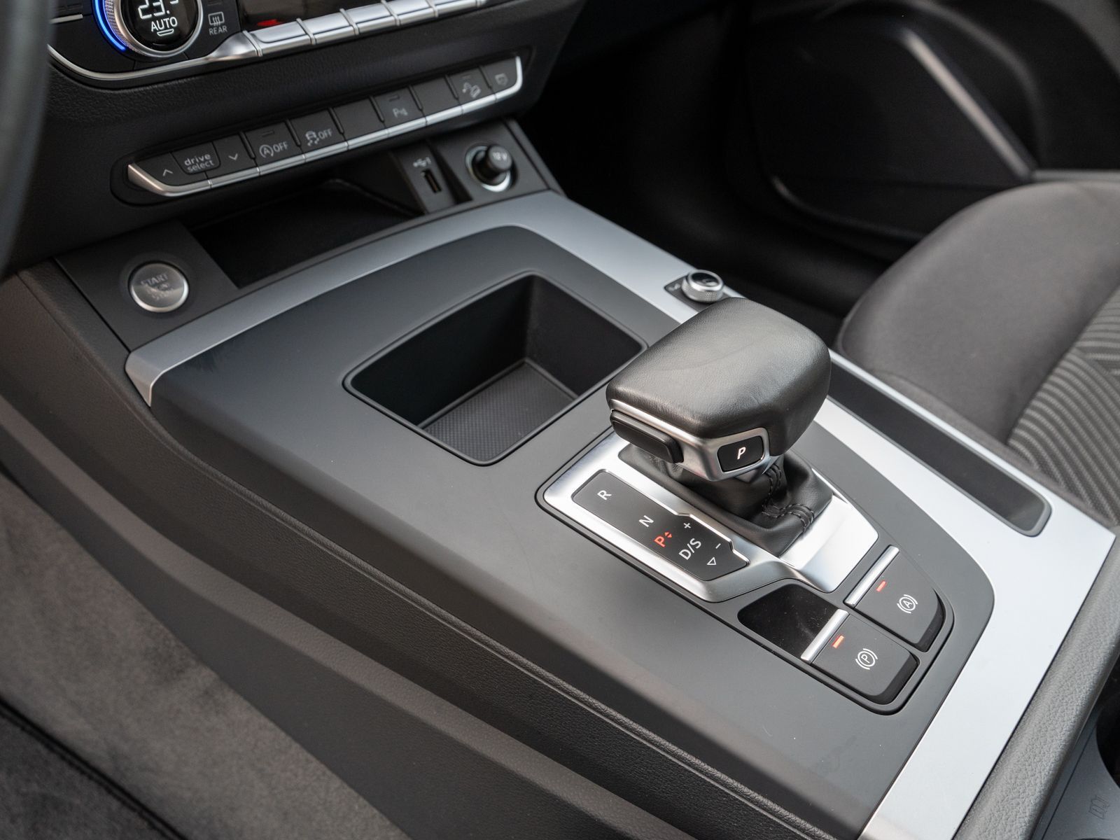 Fahrzeugabbildung Audi Q5 advanced 40TDI quattro NAVI LED GRA PDC VC