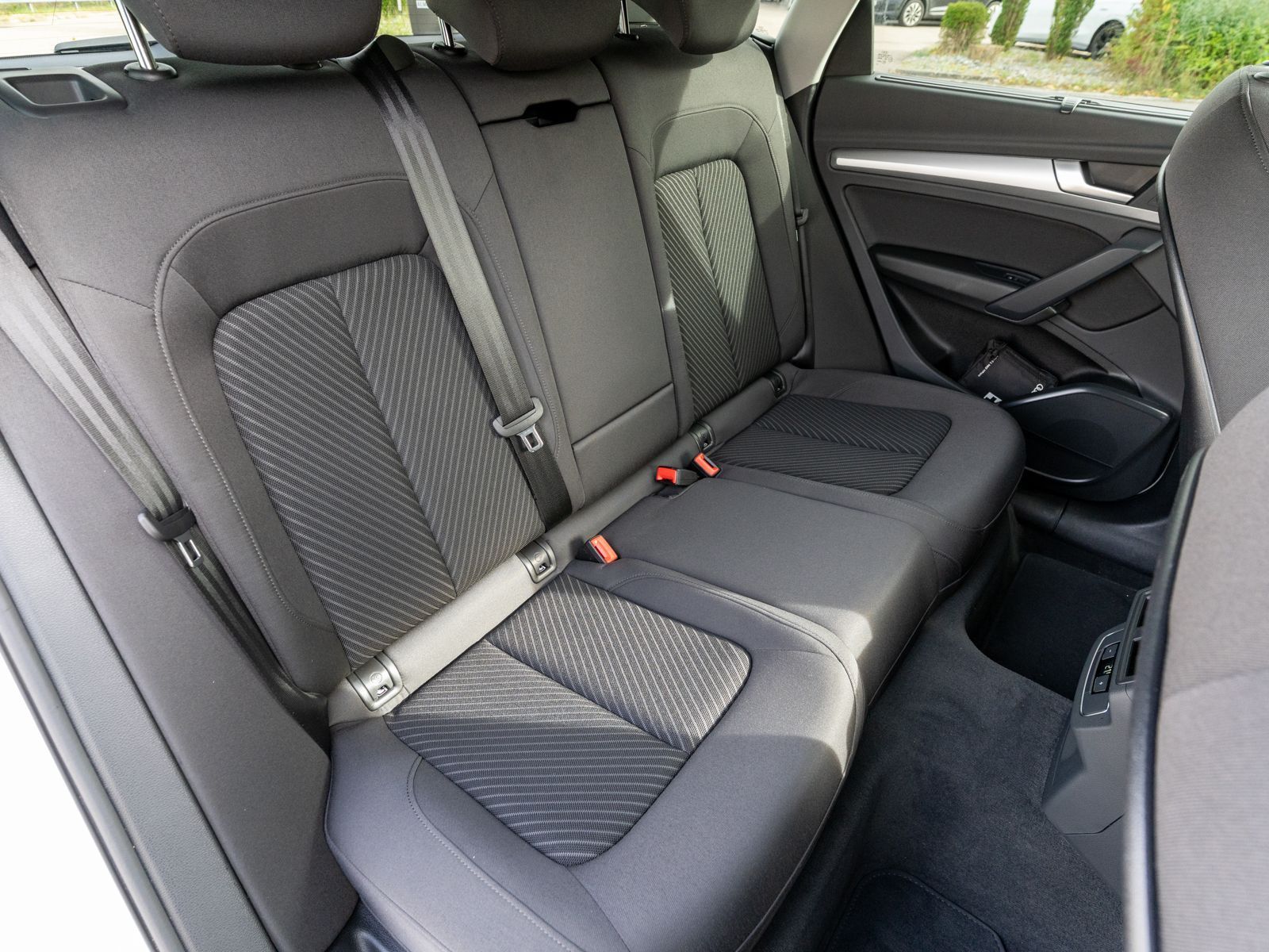 Fahrzeugabbildung Audi Q5 advanced 40TDI quattro NAVI LED GRA PDC VC