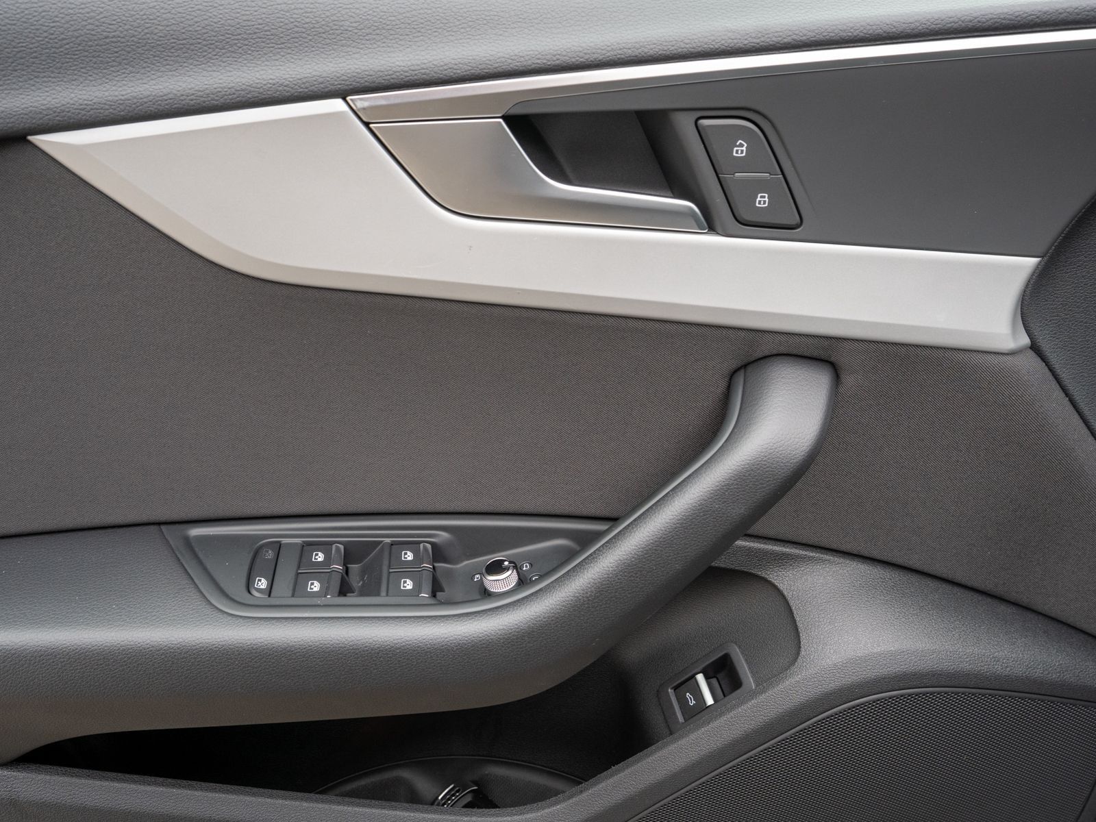 Fahrzeugabbildung Audi A4 Avant advanced 40TDI NAVI LED GRA SHZ PDC