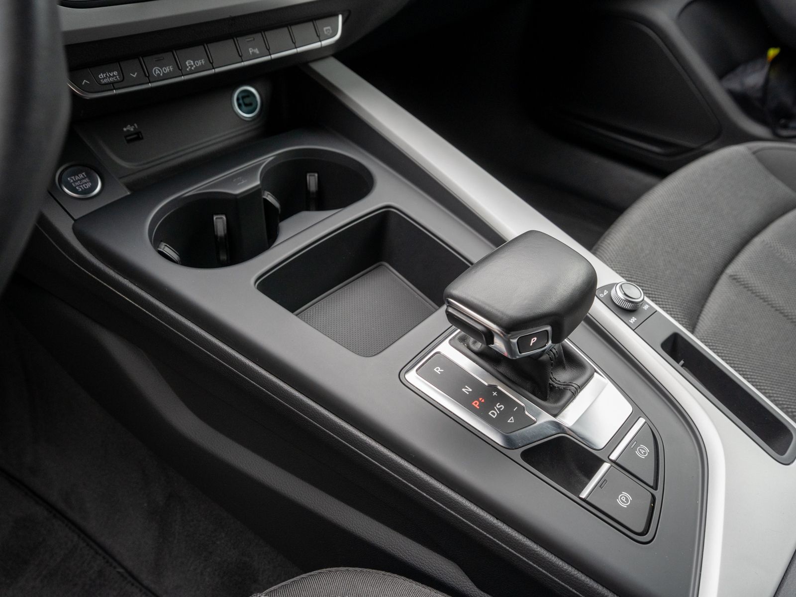 Fahrzeugabbildung Audi A4 Avant advanced 40TDI NAVI LED GRA SHZ PDC
