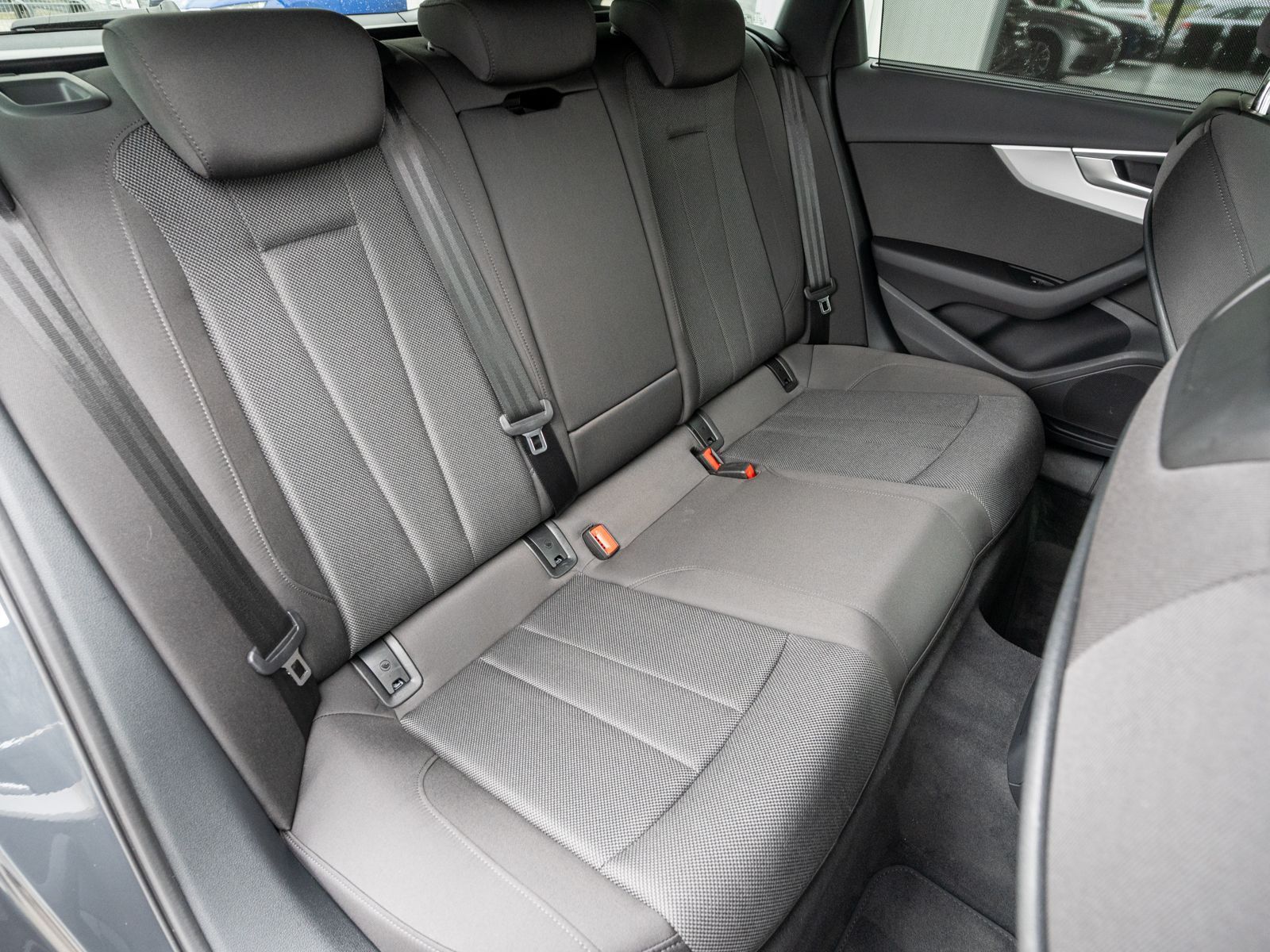 Fahrzeugabbildung Audi A4 Avant advanced 40TDI NAVI LED GRA SHZ PDC