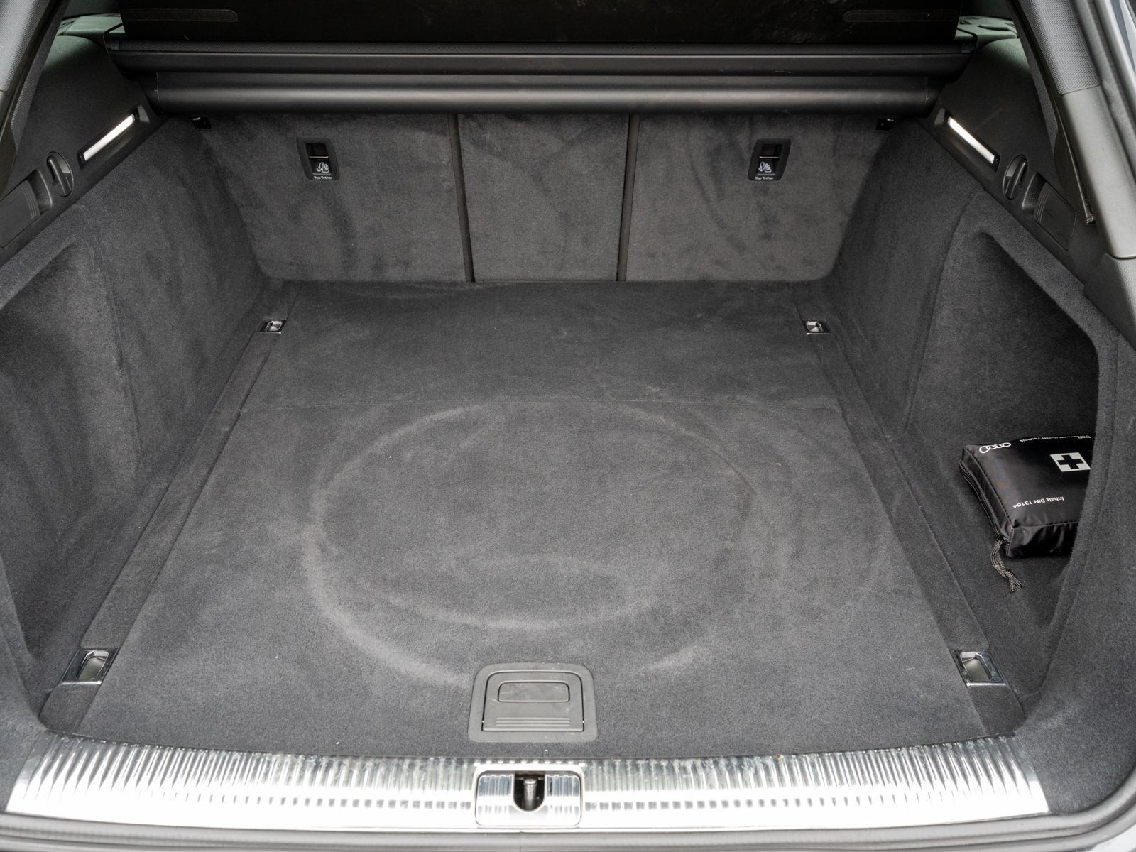 Fahrzeugabbildung Audi A4 Avant advanced 40TDI NAVI LED GRA SHZ PDC