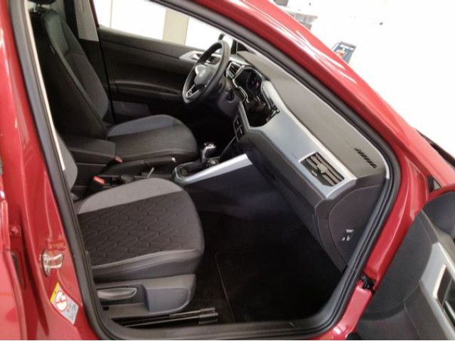 Fahrzeugabbildung Volkswagen Polo Energy 1.0 TSI DSG LED Navi RFK ACC PDC SHZ