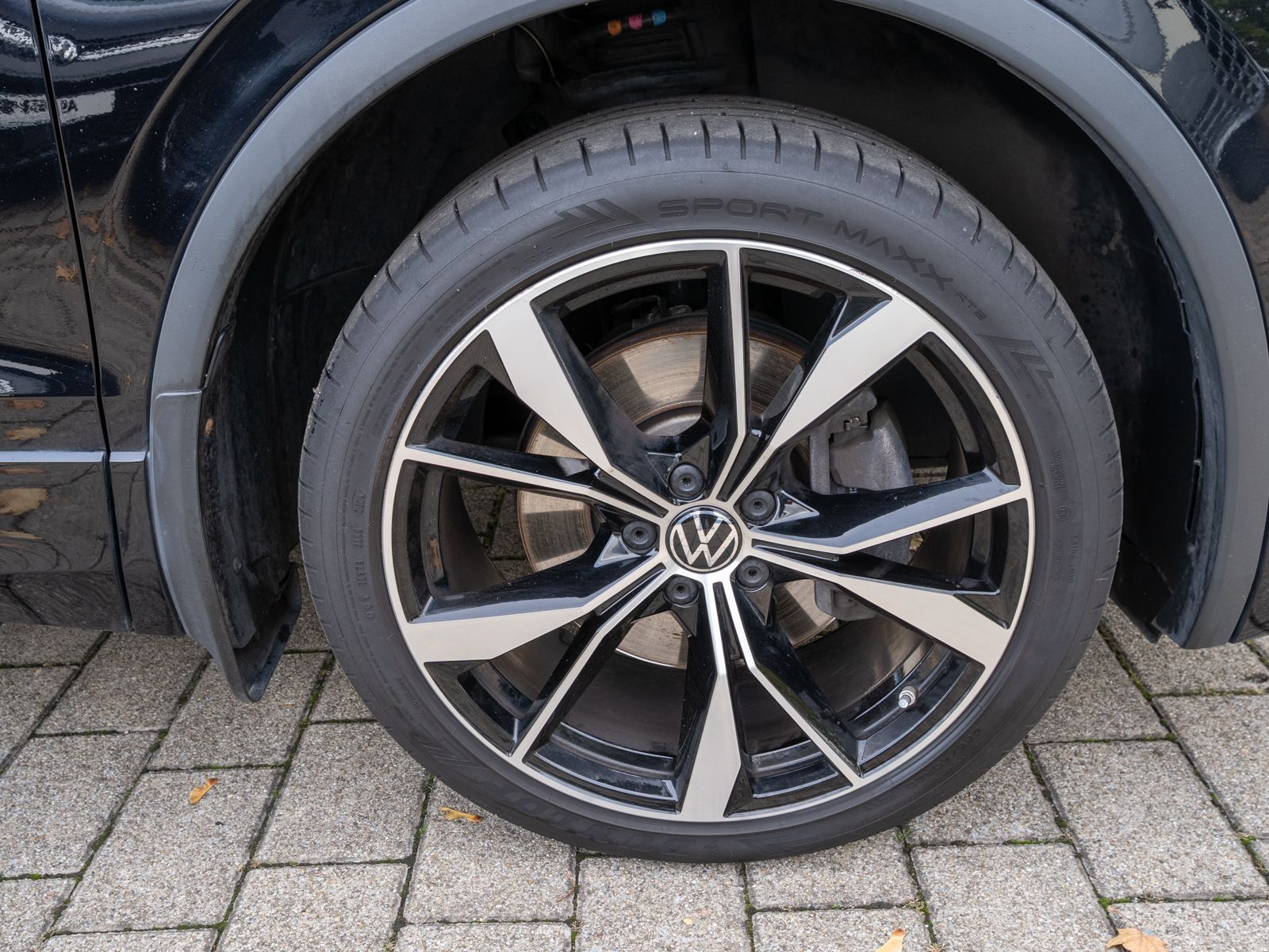 Fahrzeugabbildung Volkswagen Tiguan Allspace R-Line 2.0TDI 7Sitz AHK RFK PANO