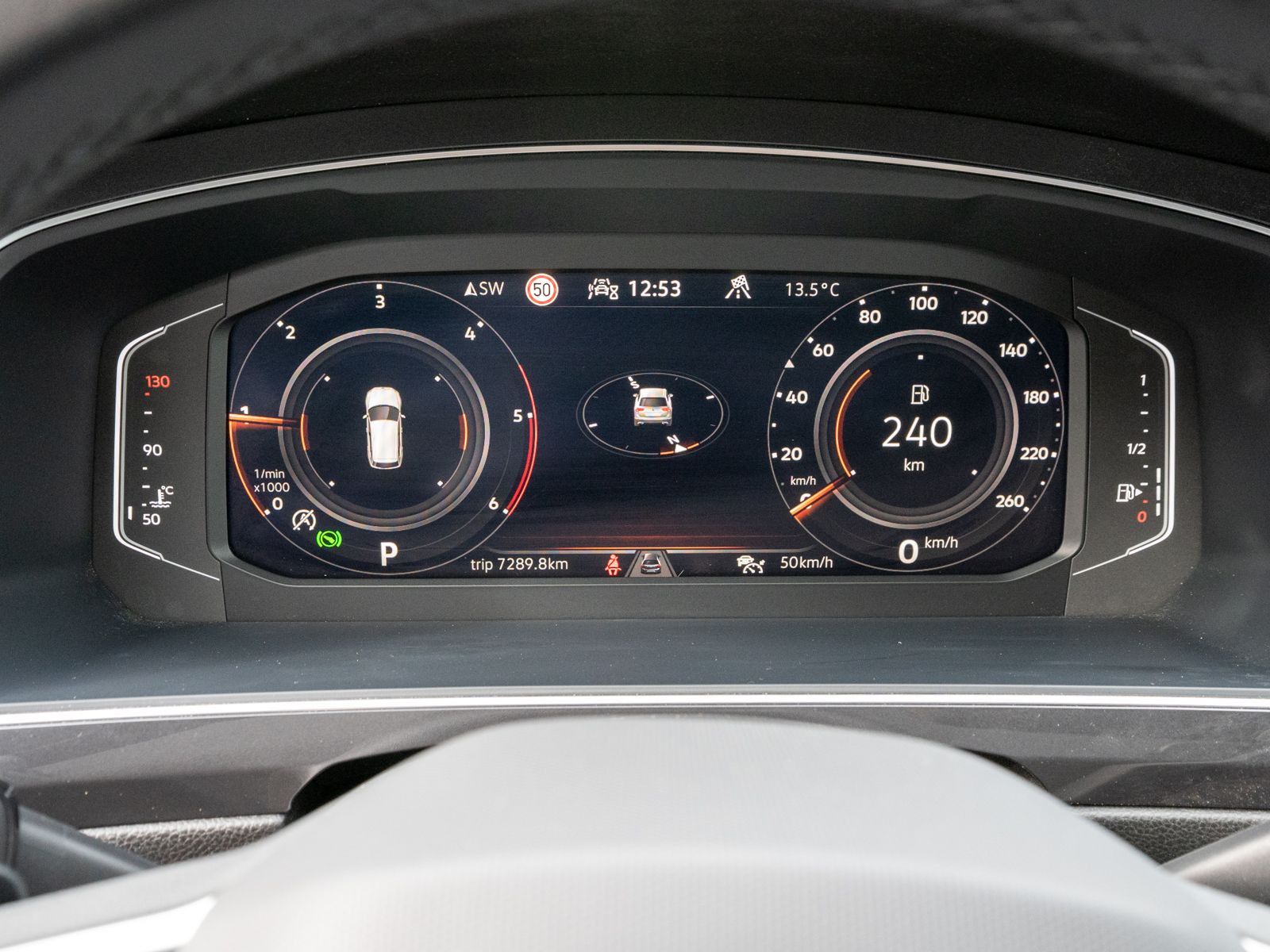 Fahrzeugabbildung Volkswagen Tiguan Allspace R-Line 2.0TDI 7Sitz AHK RFK PANO