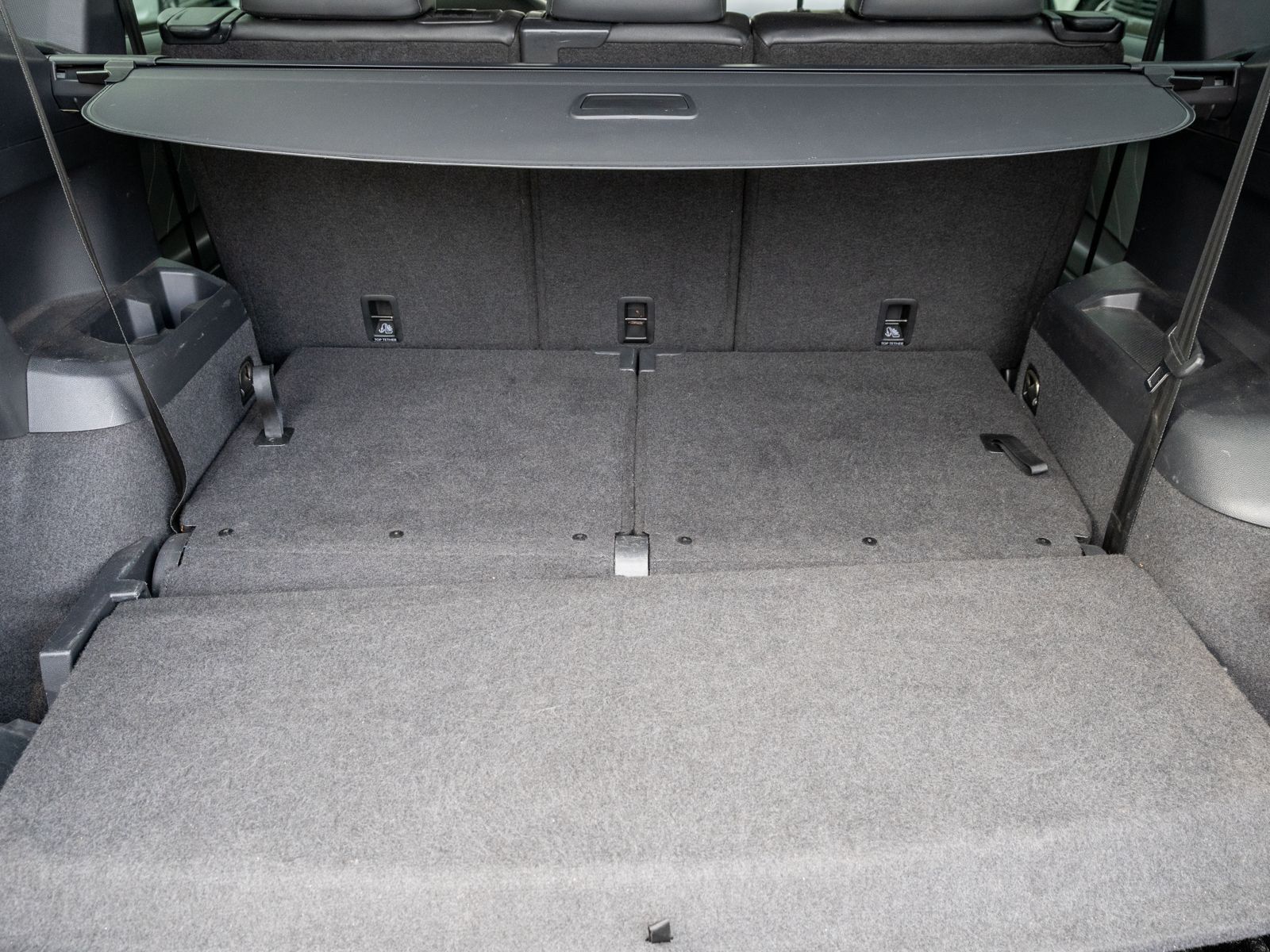 Fahrzeugabbildung Volkswagen Tiguan Allspace R-Line 2.0TDI 7Sitz AHK RFK PANO