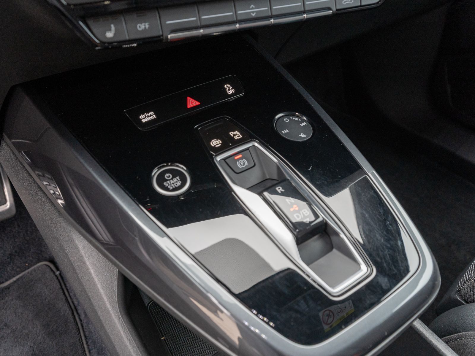 Fahrzeugabbildung Audi Q4 Sportback S line 40 e-tron NAVI MATRIX SONOS